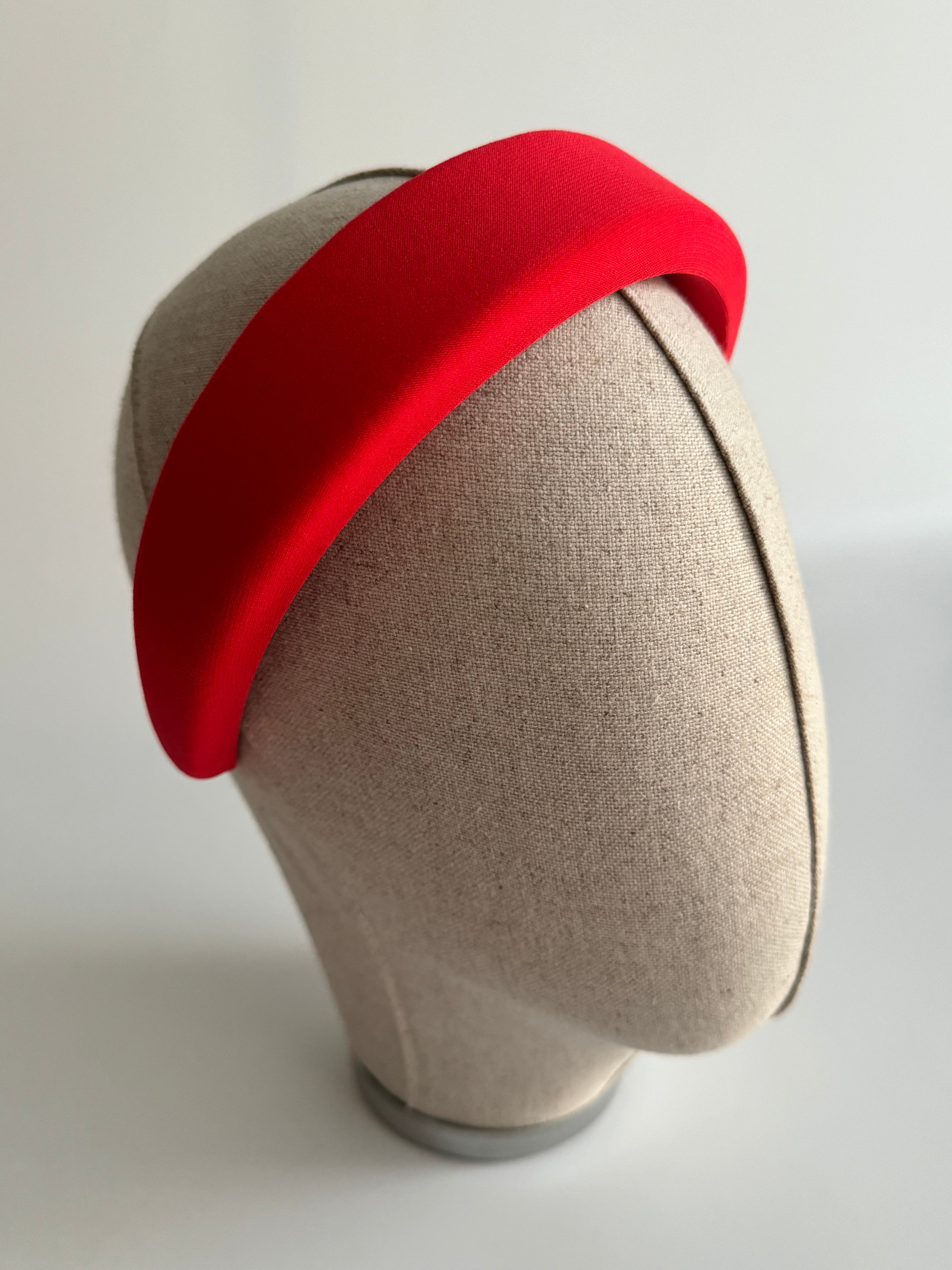 KIRMIZI KALIN MODEL TAÇ