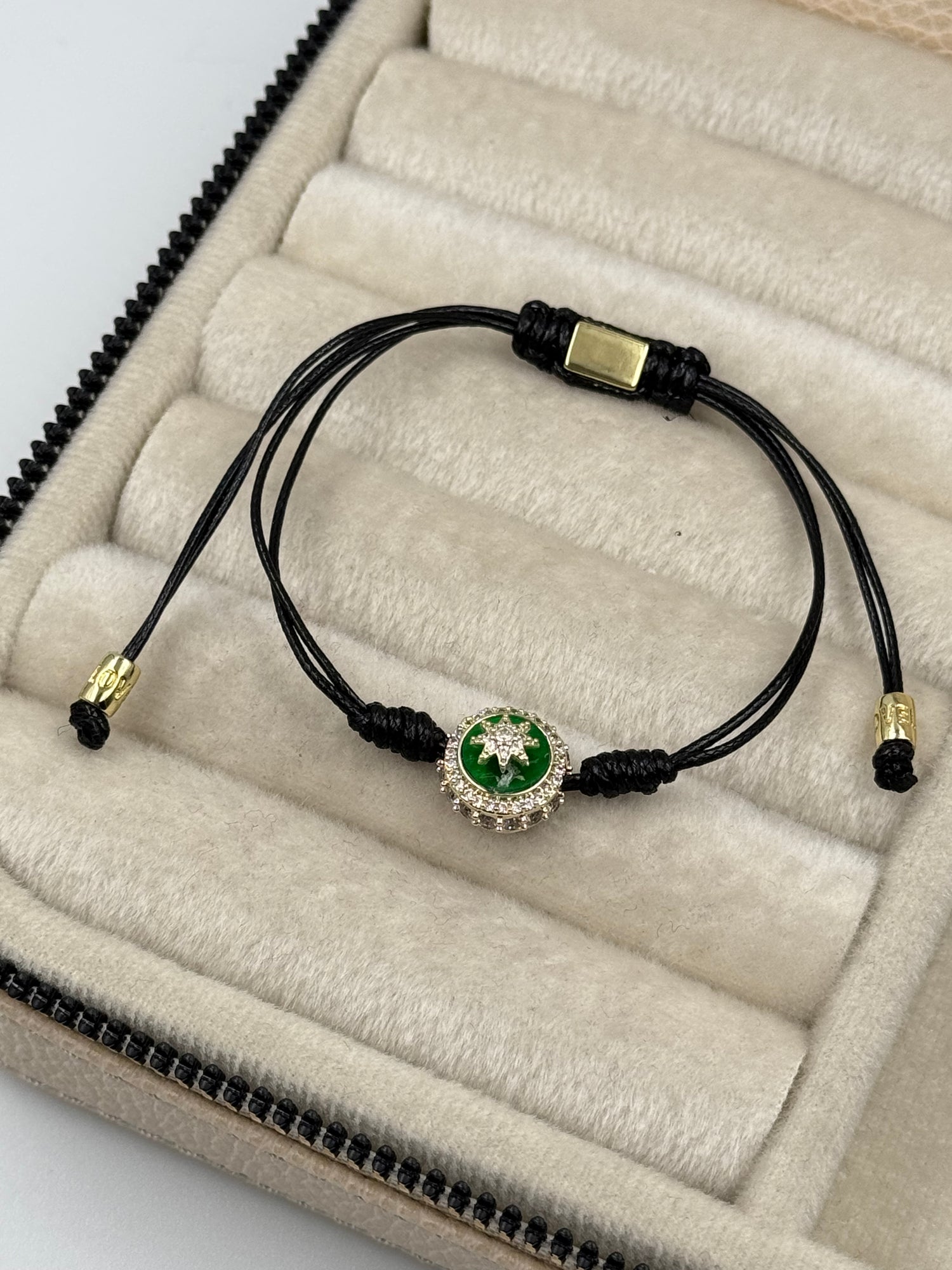 LUA YEŞİL TAŞLI SİYAH İPLİ AYARLANABİLİR BİLEKLİK