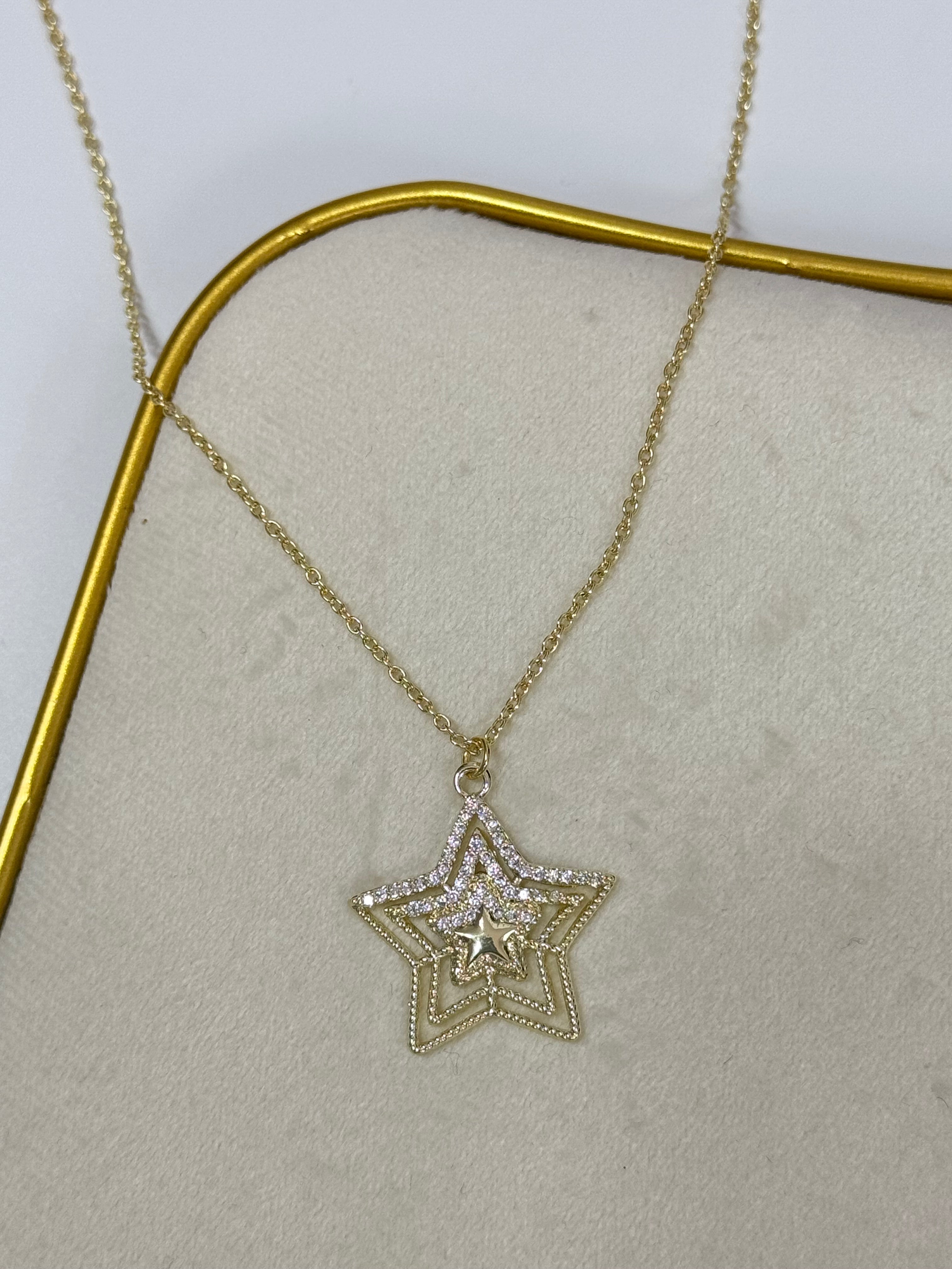 İTHAL YILDIZ DETAYLI UZUN GOLD KOLYE