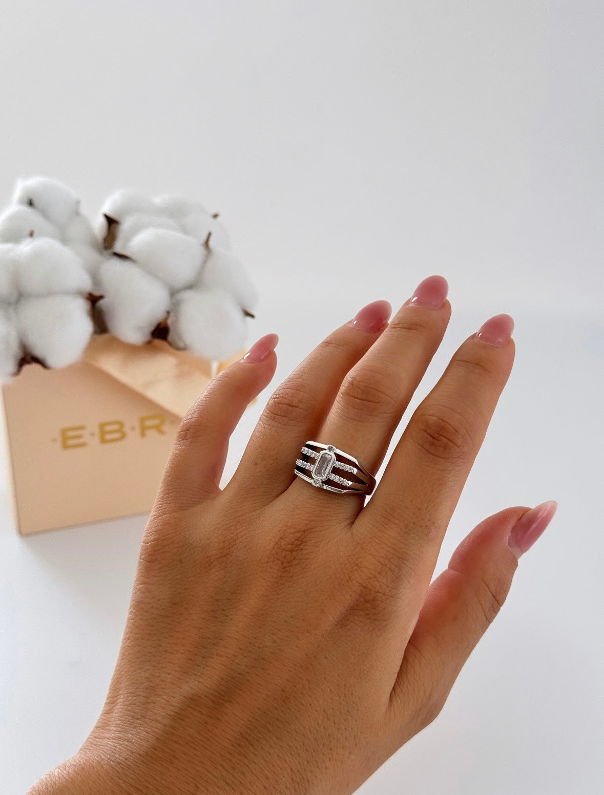 İTHAL BEYAZ TAŞLI SİLVER AYARLANABİLİR YÜZÜK