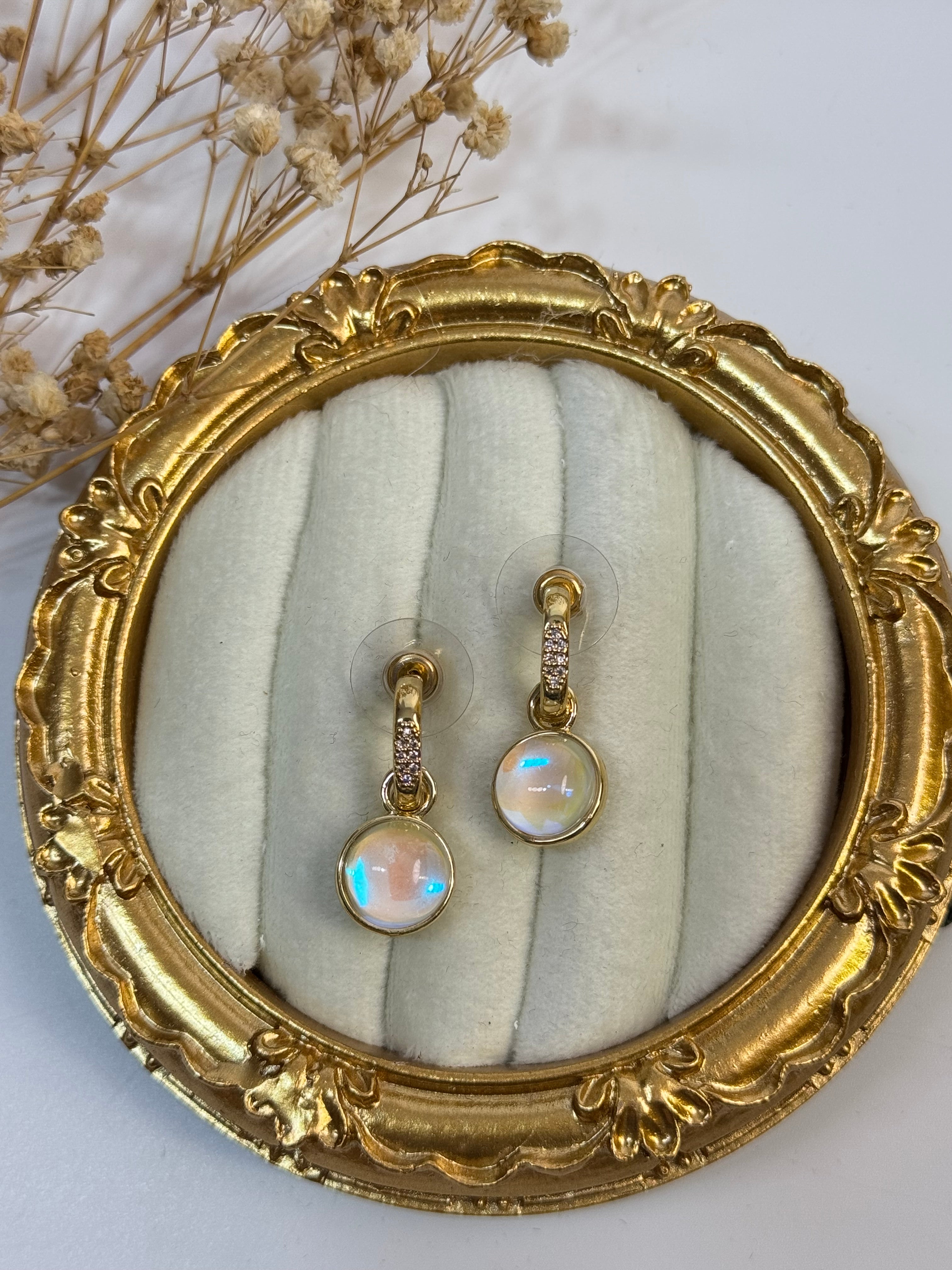 KEDİ GÖZLÜ İTHAL GOLD KÜPE