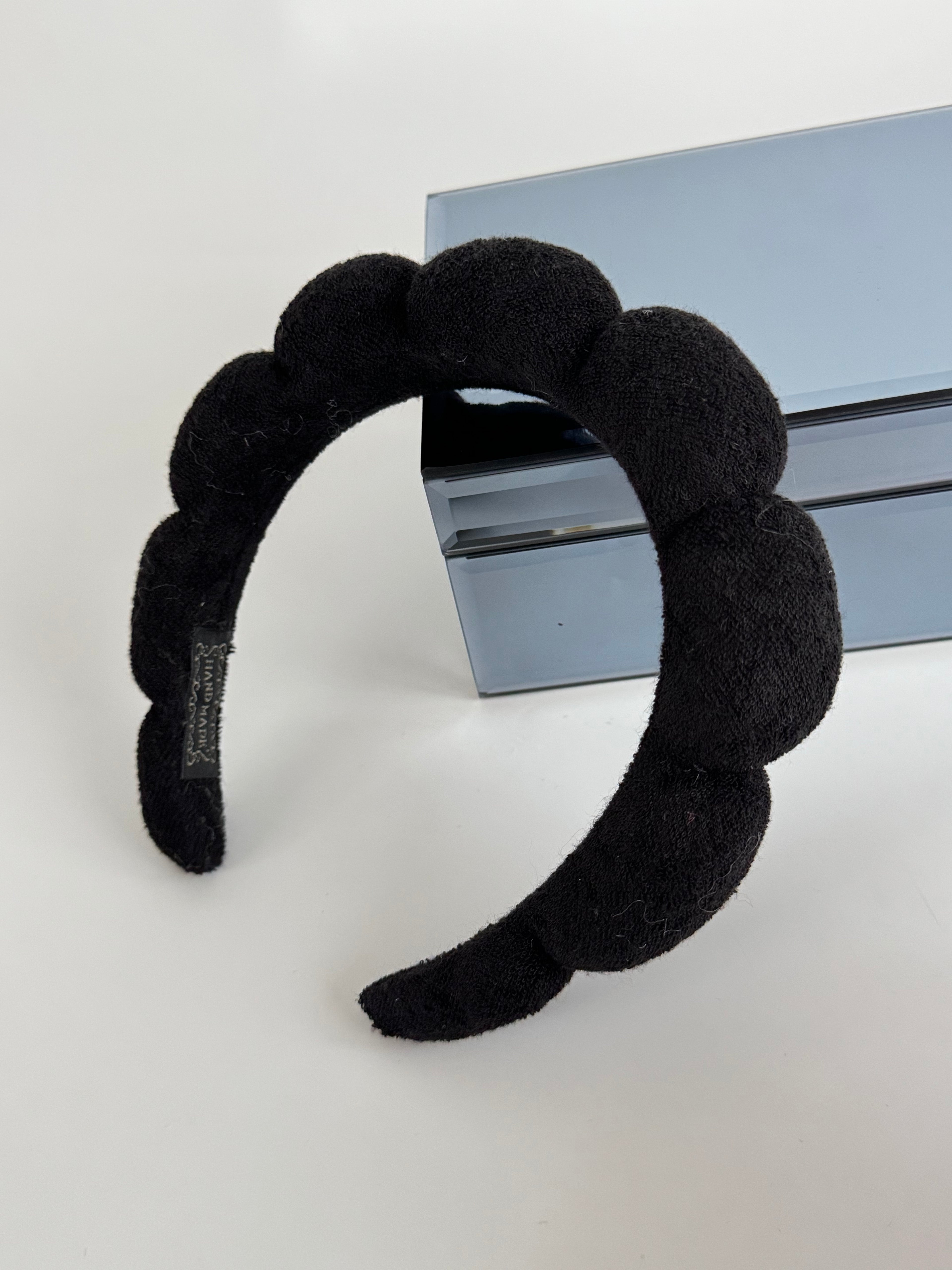 İTHAL SİYAH BURGULU HAVLU KUMAŞ TAÇ