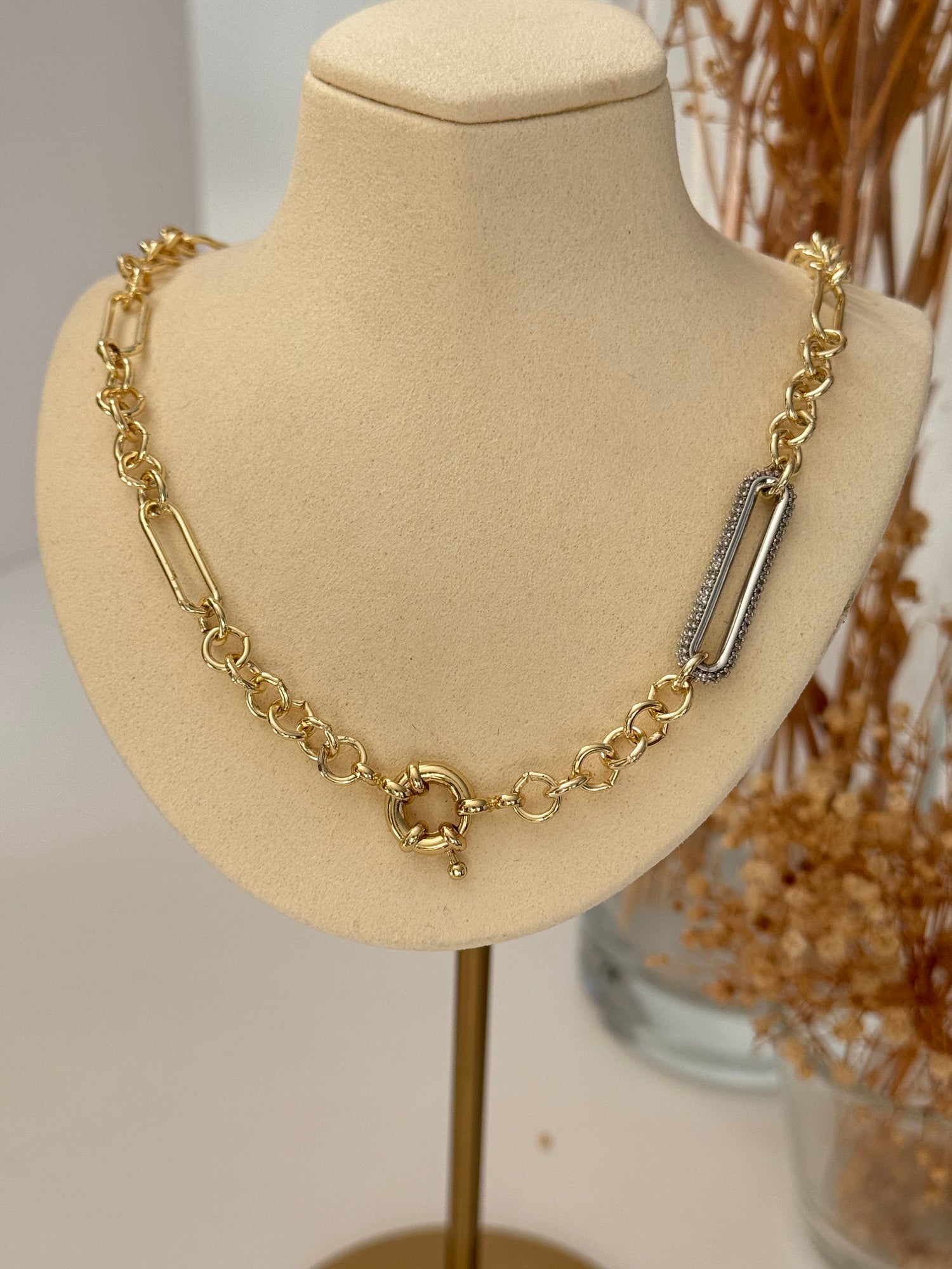 İTHAL TAŞ DETAYLI GOLD ZİNCİR KOLYE