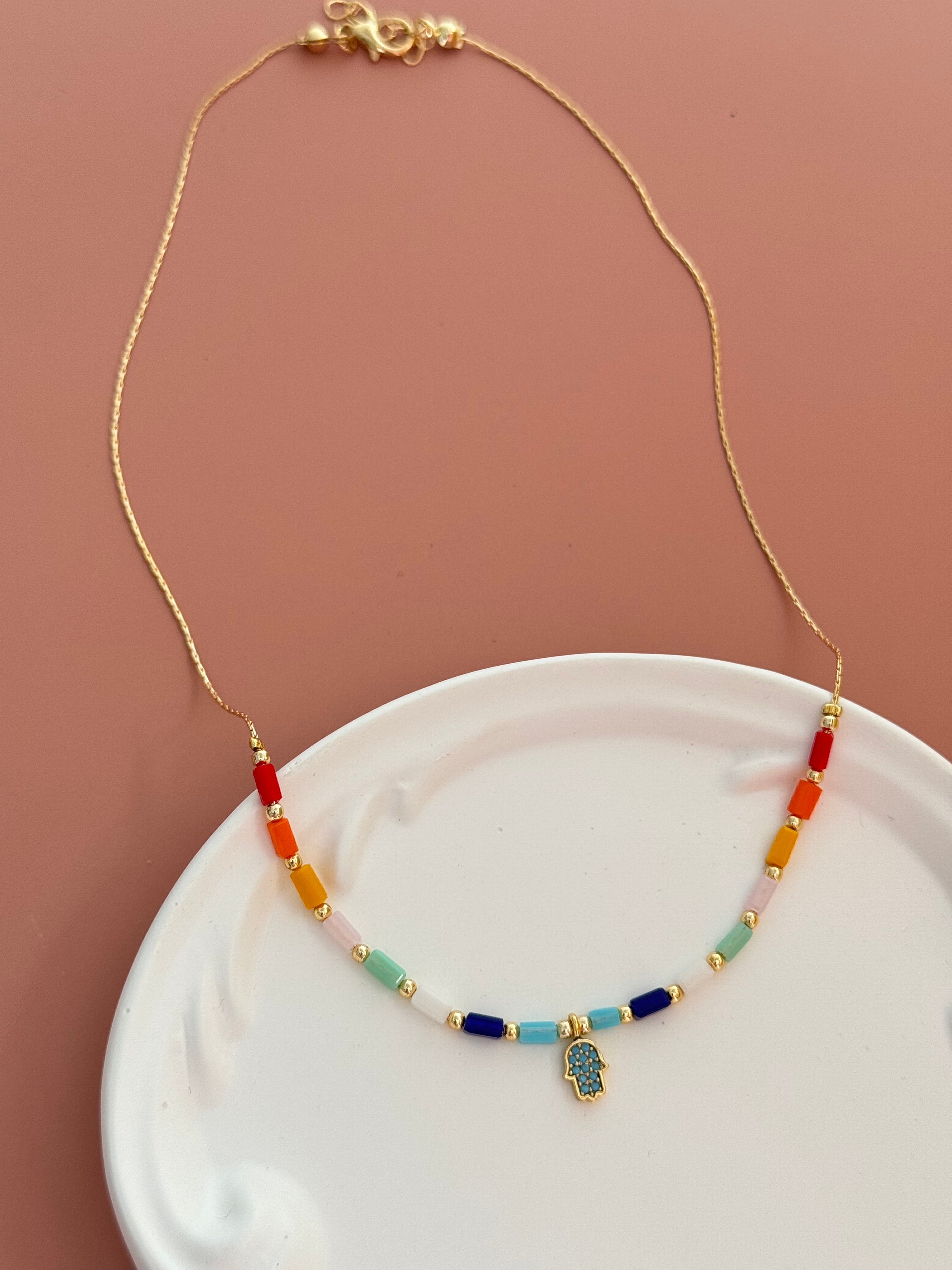 SORE RENKLİ TAŞLI FATIMA ANA DETAYLI GOLD ALTIN KAPLAMA KOLYE