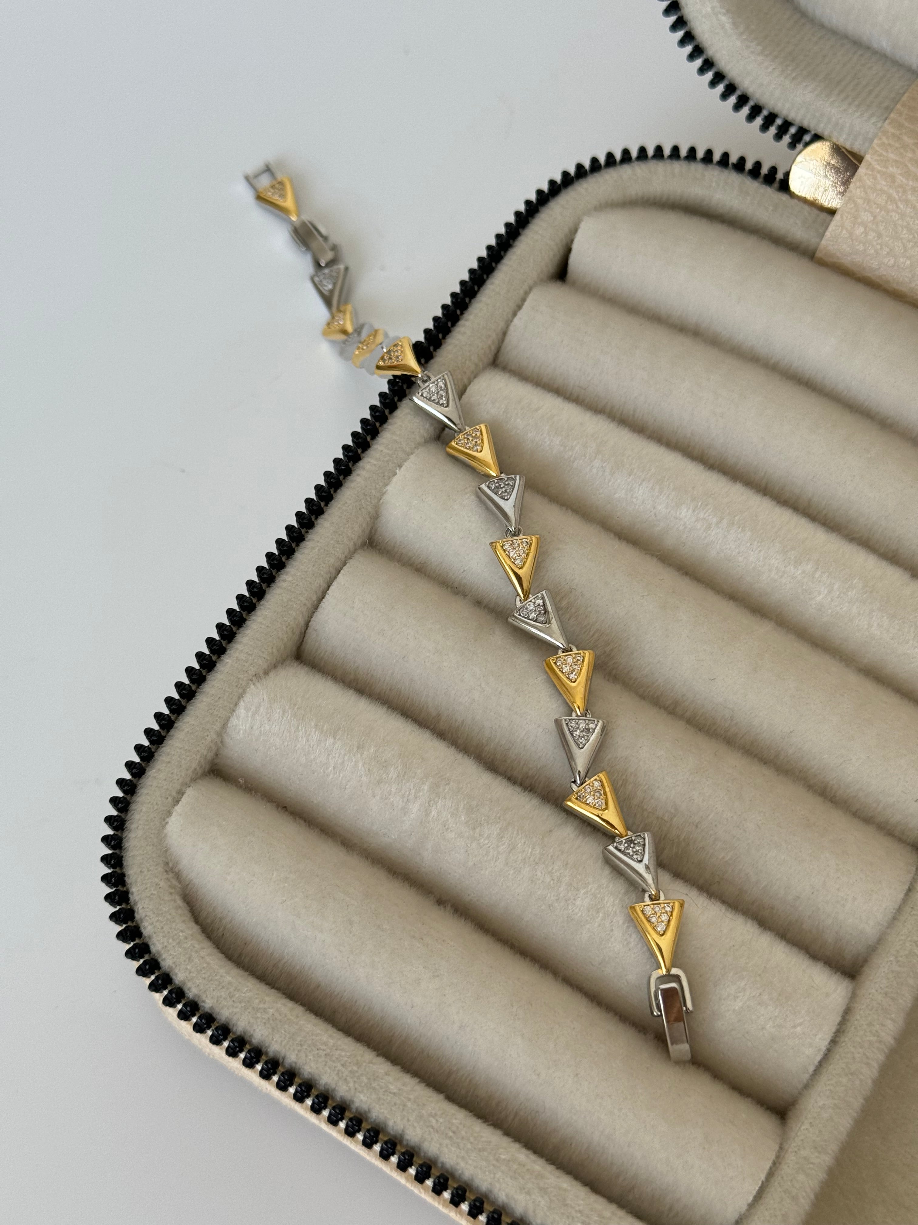 İTHAL ÜÇGEN ÇİFT RENK BİLEKLİK