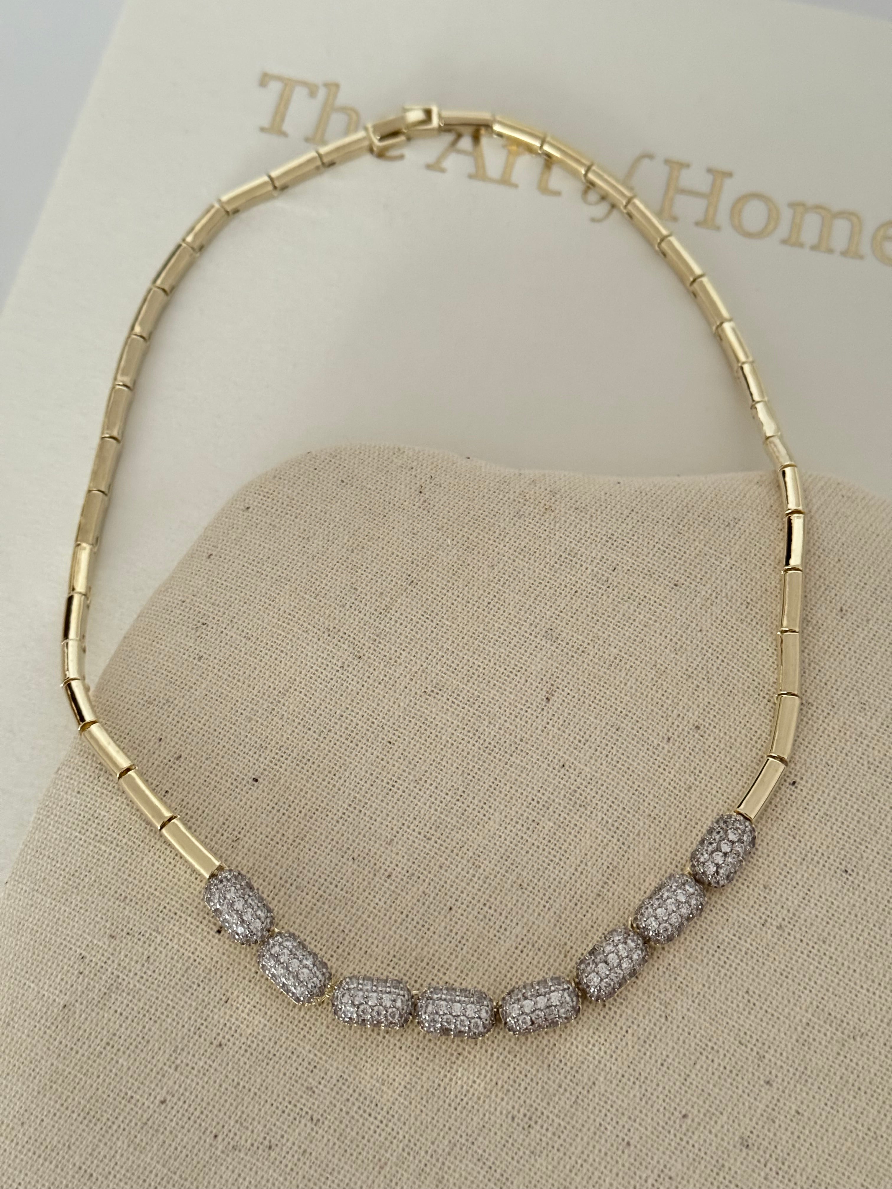 AMELİE OVAL TAŞ DETAYLI GOLD KOLYE