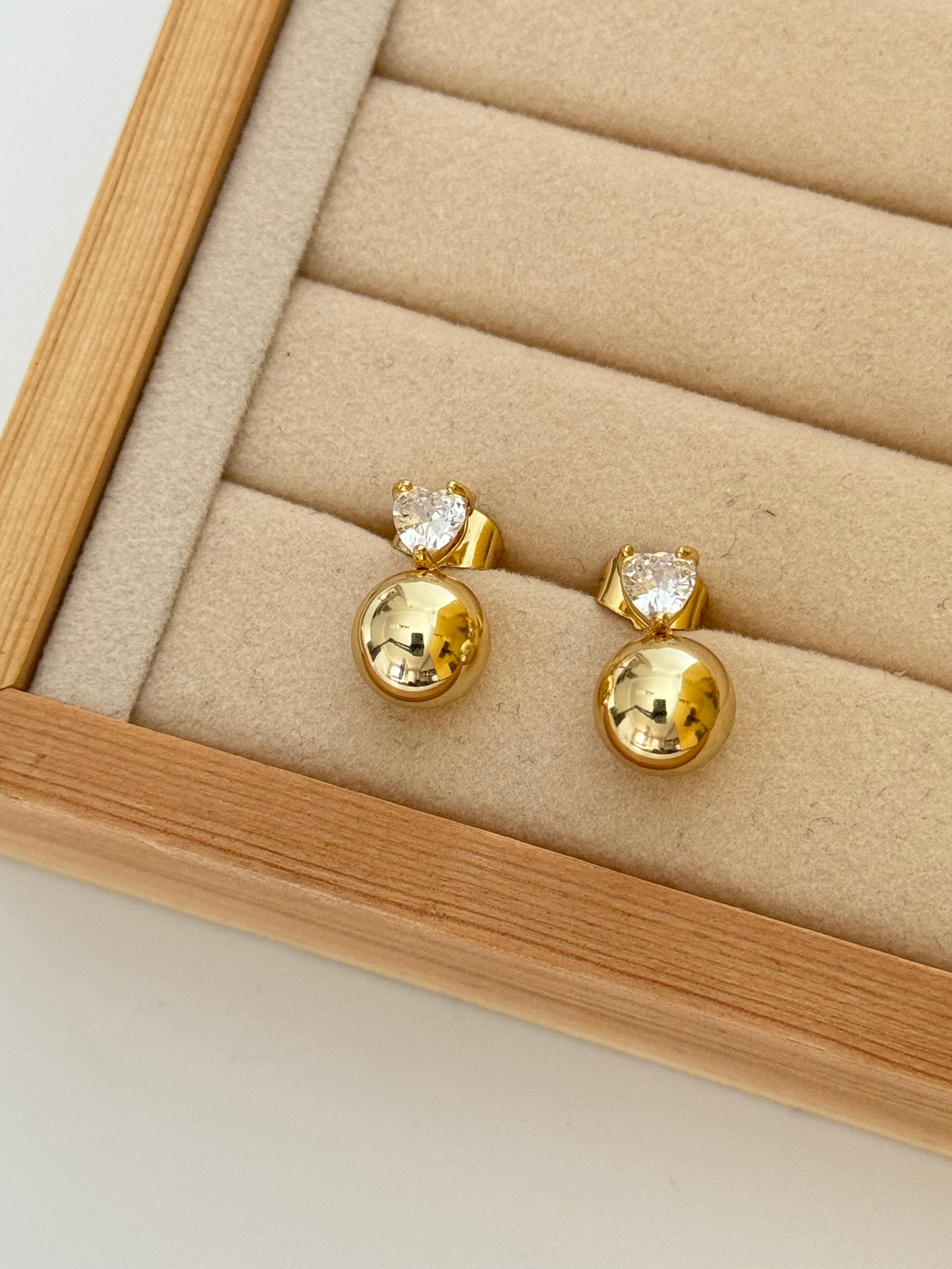 LİLOA KALP TAŞ DETAYLI GOLD TOP KÜPE