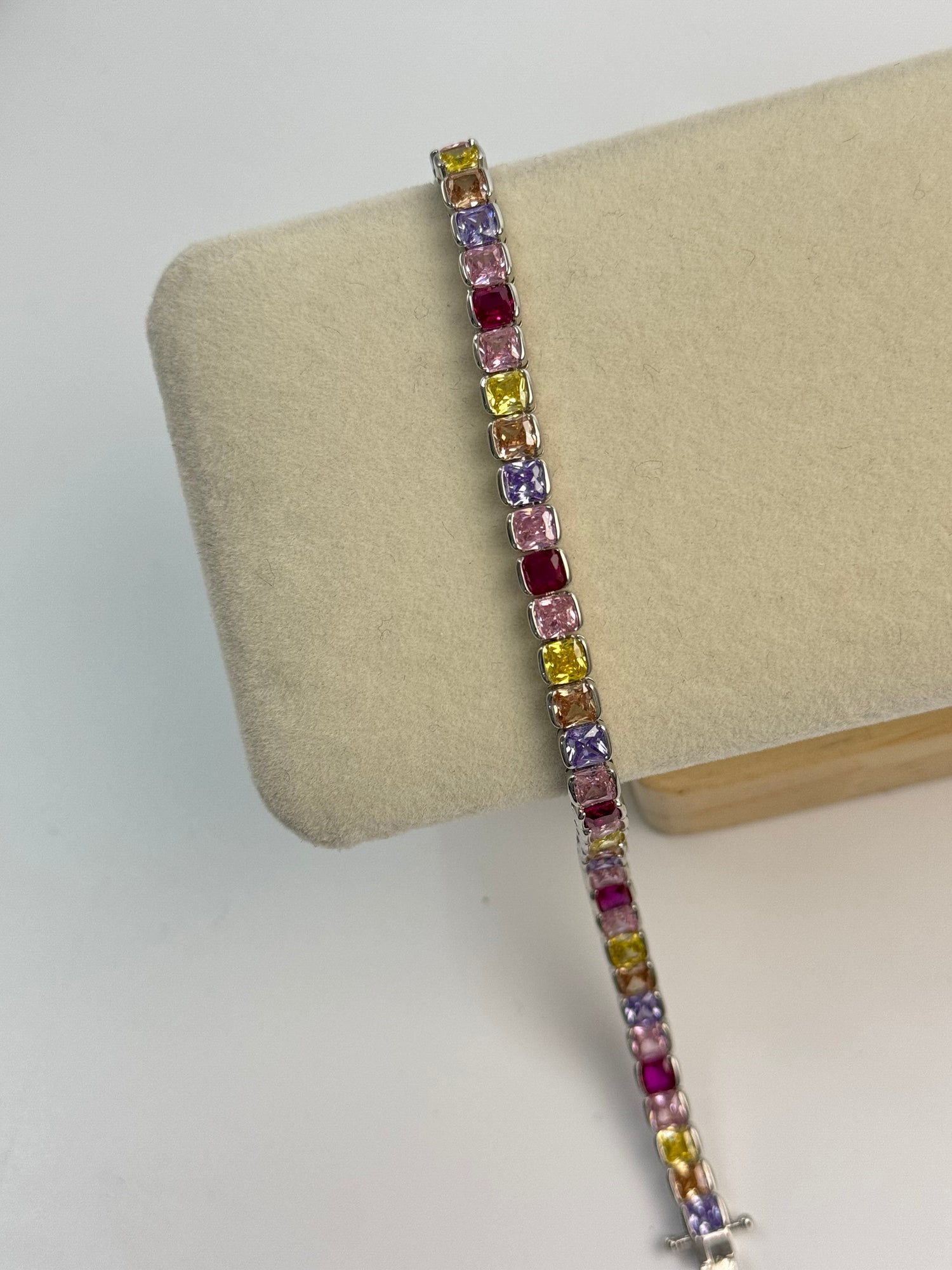 İTHAL RENKLİ ZİRKON TAŞLI SU YOLU SİLVER BİLEKLİK