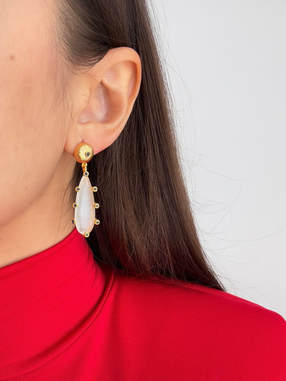 AYDEM BEYAZ CAM BONCUKLU ALTIN KAPLAMA KÜPE