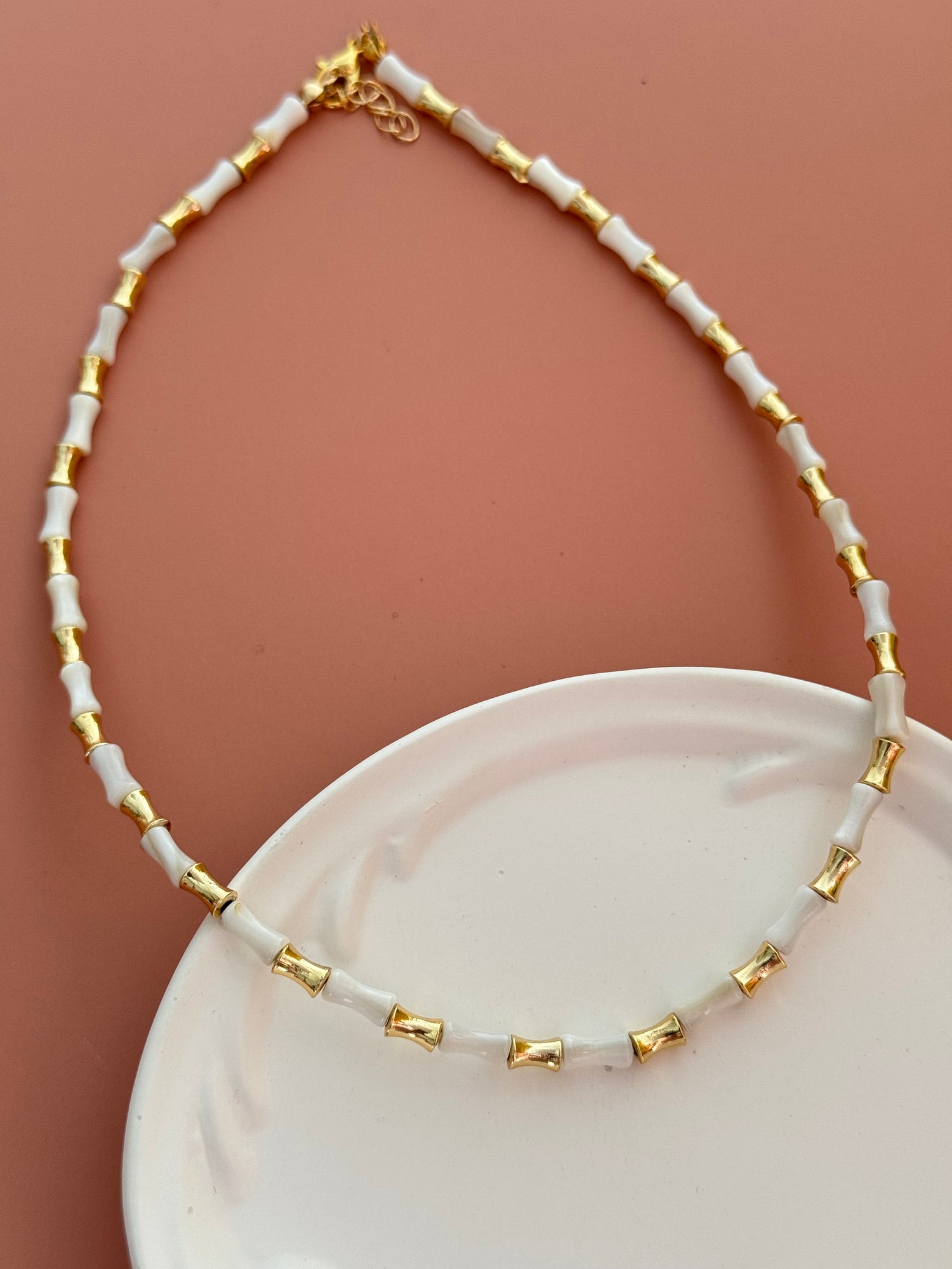 ELAE BEYAZ TAŞLI GOLD ALTIN KAPLAMA KOLYE