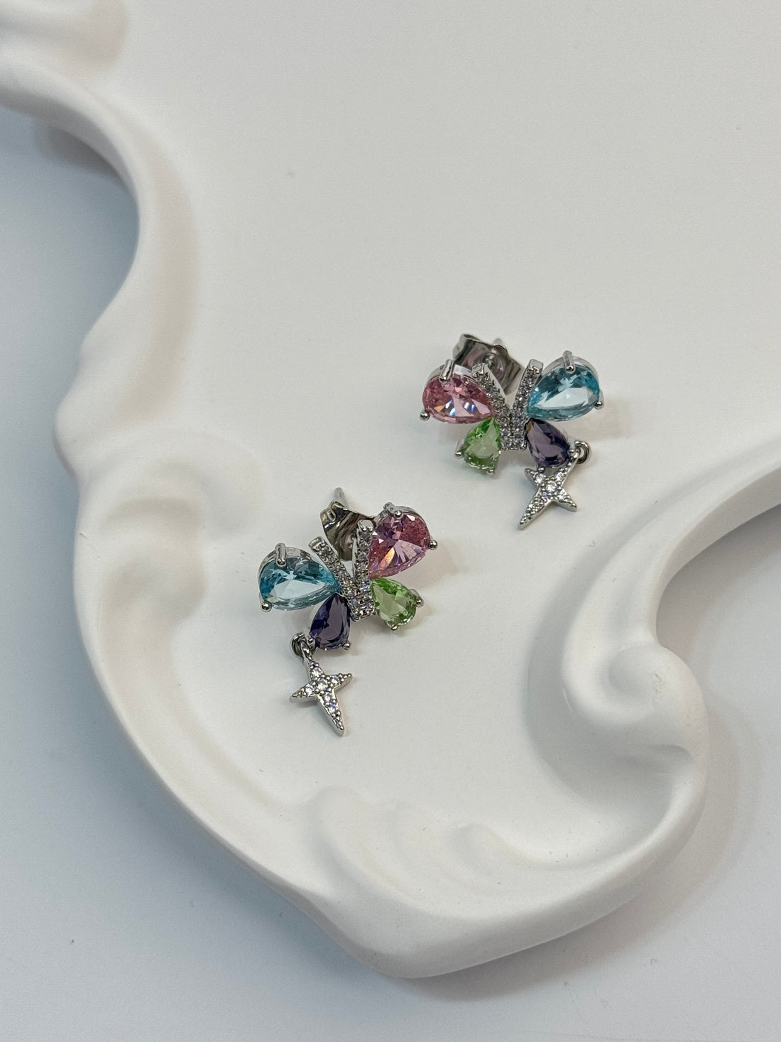 RENKLİ TAŞLI SİLVER KELEBEK KÜPE