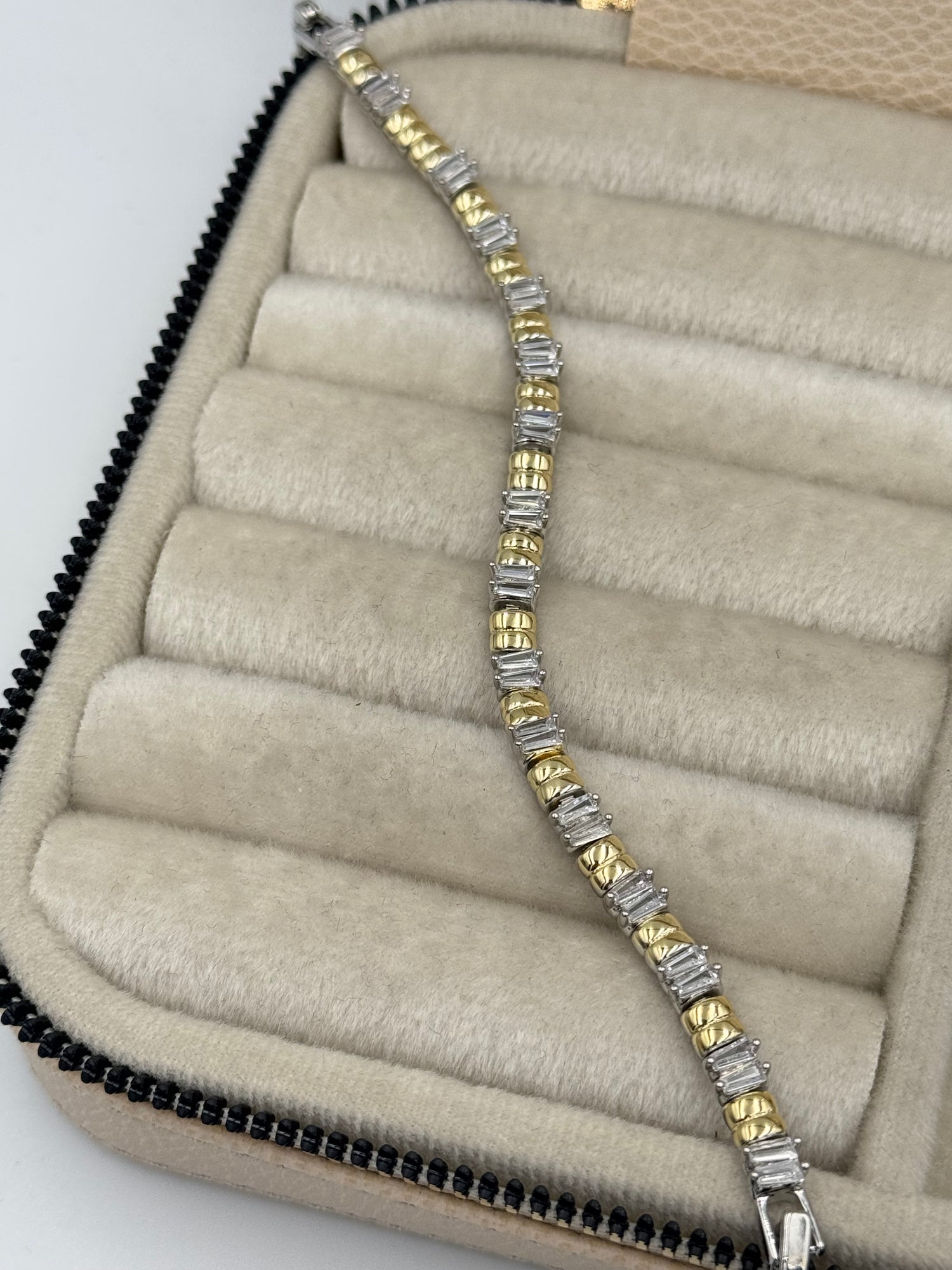 İTHAL TAŞ DETAYLI ÇİFT RENK BİLEKLİK