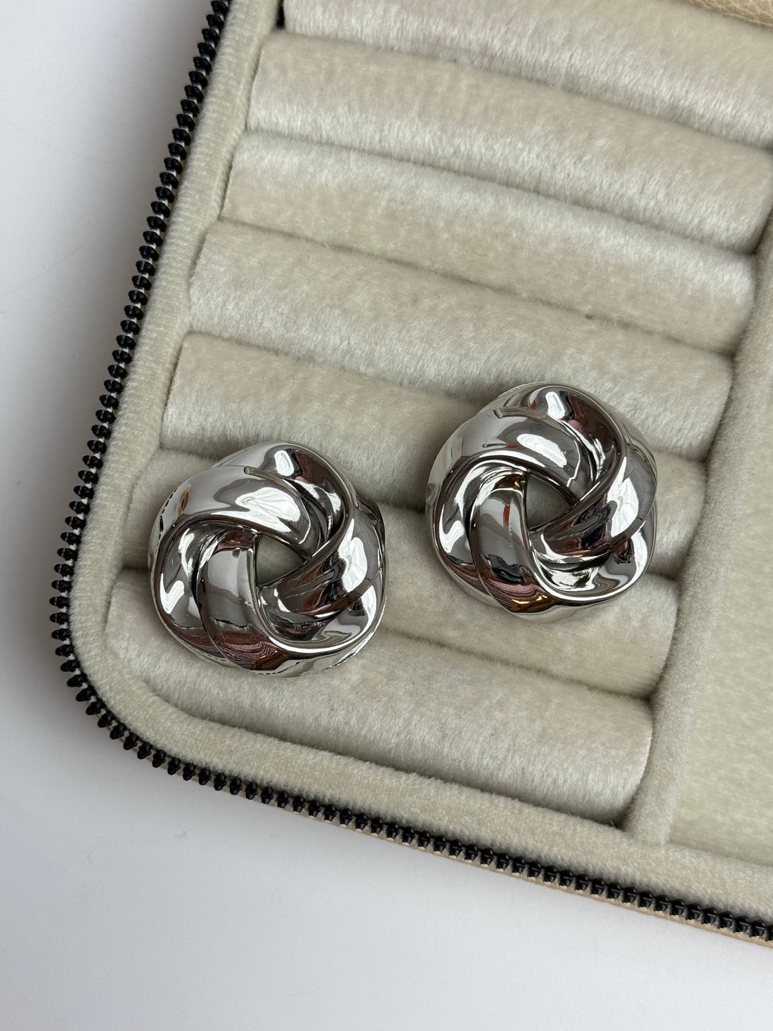 İTHAL GEOMETRİK SİLVER MARKA MODEL KÜPE