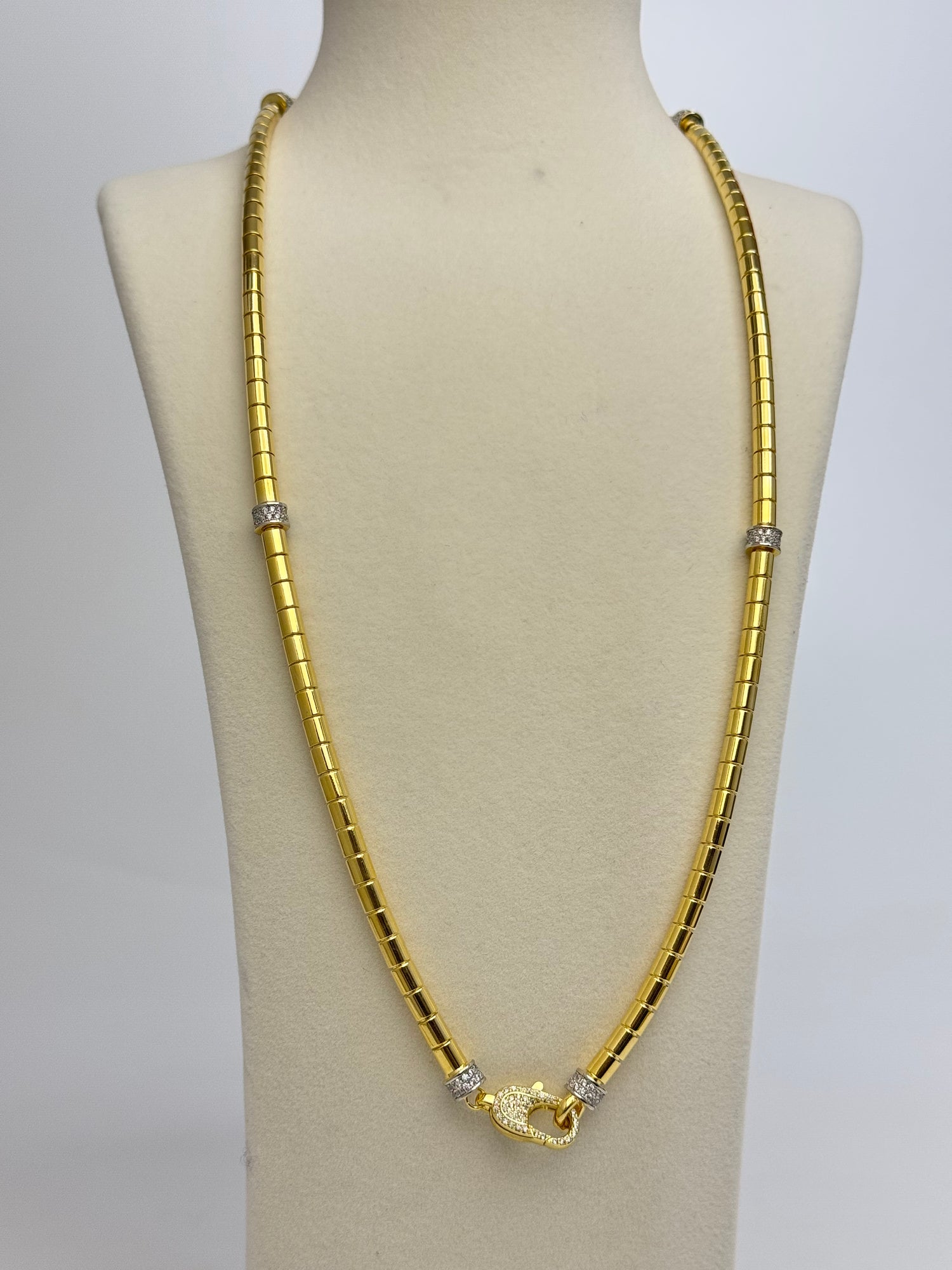 İTHAL KİLİT DETAYLI ALTIN KAPLAMA GOLD UZUN KOLYE