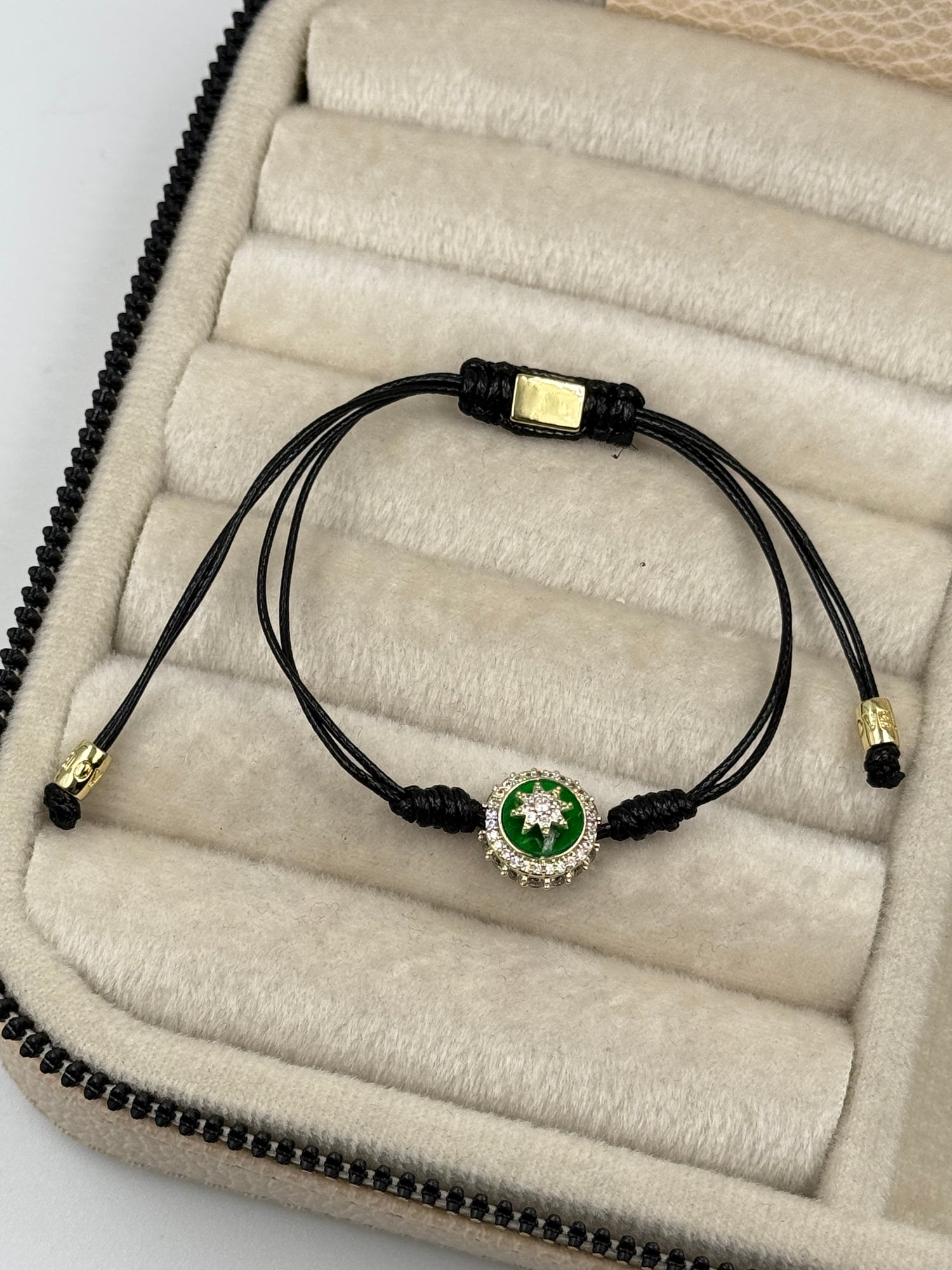 LUA YEŞİL TAŞLI SİYAH İPLİ AYARLANABİLİR BİLEKLİK