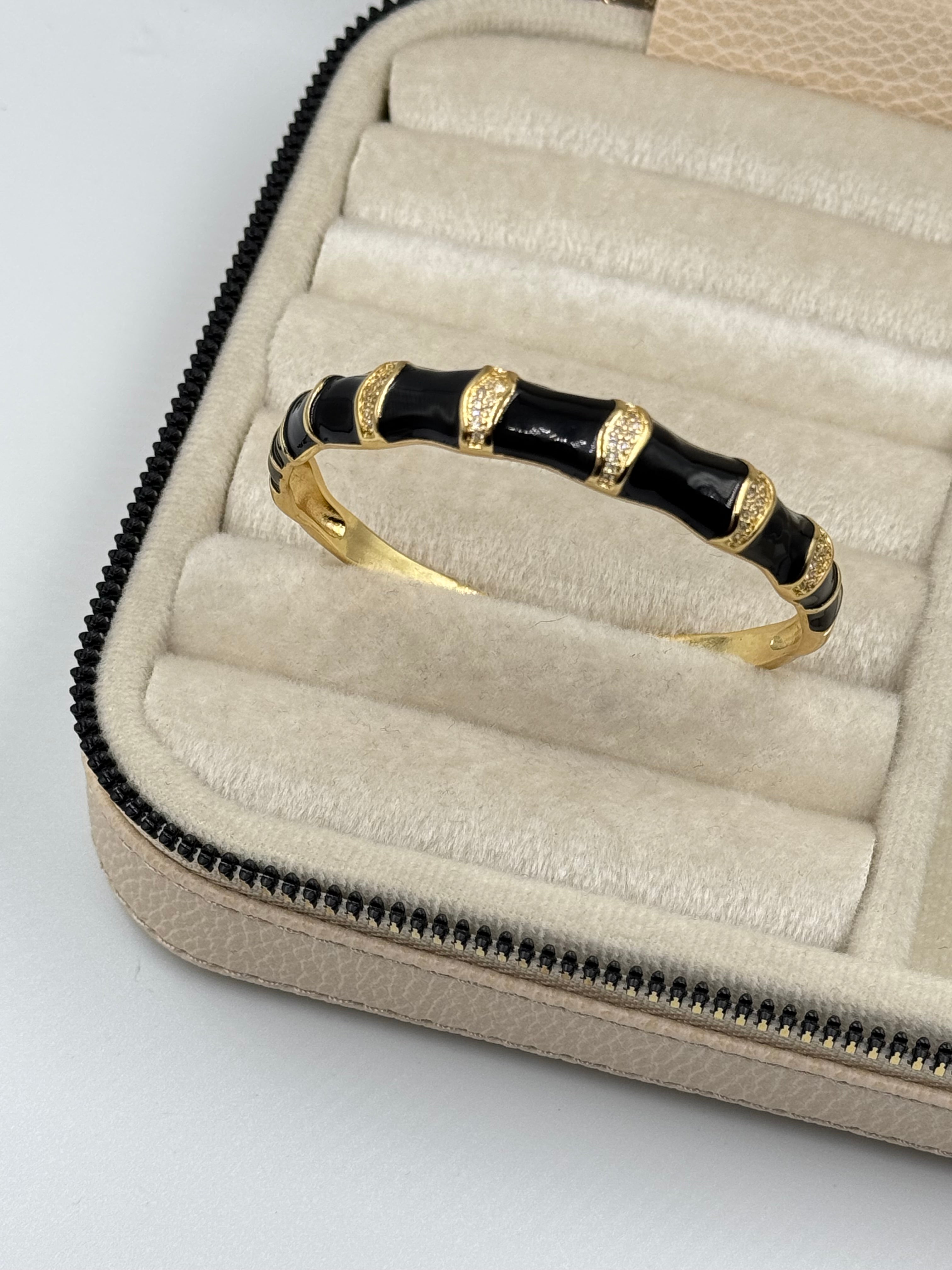 İTHAL SİYAH MİNELİ RENKLİ TAŞ DETAYLI GOLD KELEPÇE BİLEZİK