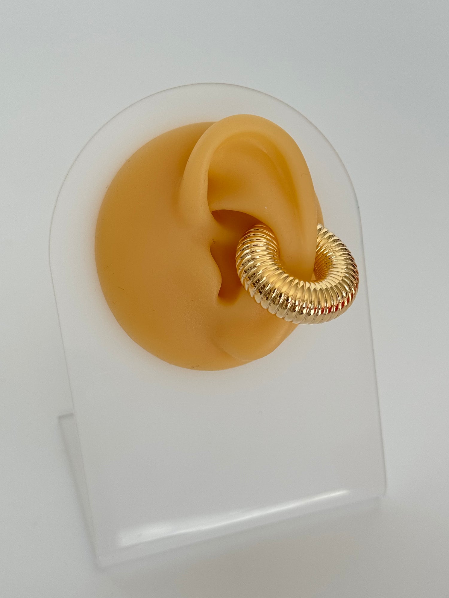 İTHAL XL DETAYLI BALON HALKA GOLD KIKIRDAK KÜPE EARCUFF