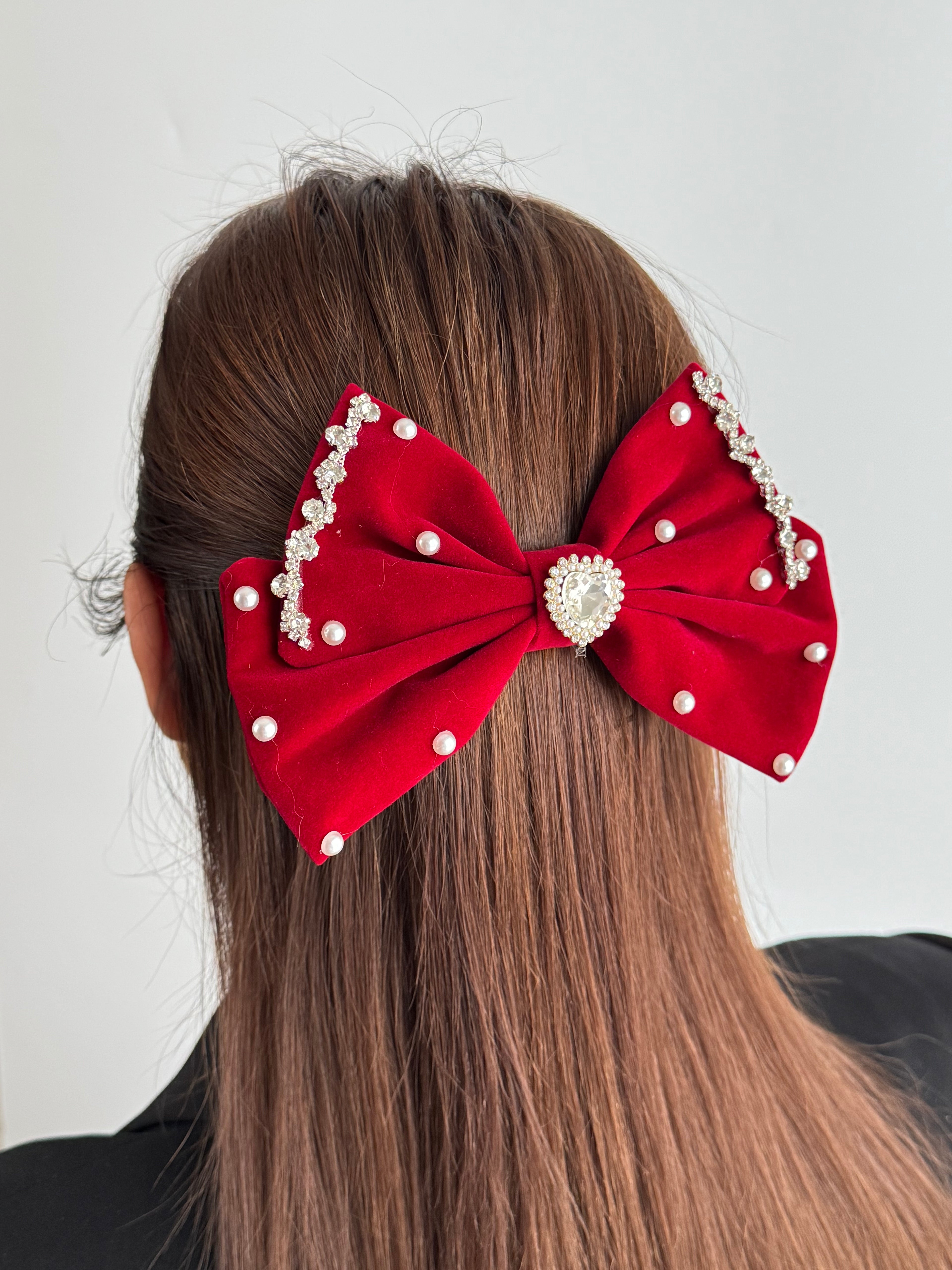 İTHAL KIRMIZI KADİFE KALP DETAYLI FİYONK TOKA