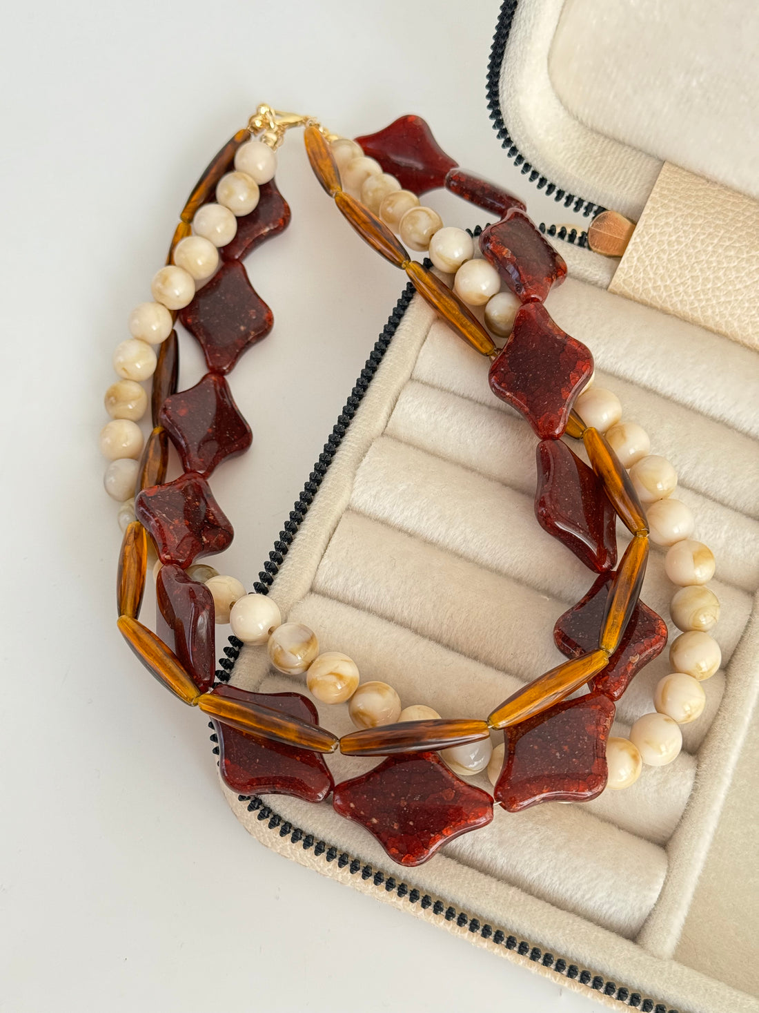 İTHAL 3 SIRALI KAHVERENGİ BONCUK KOLYE