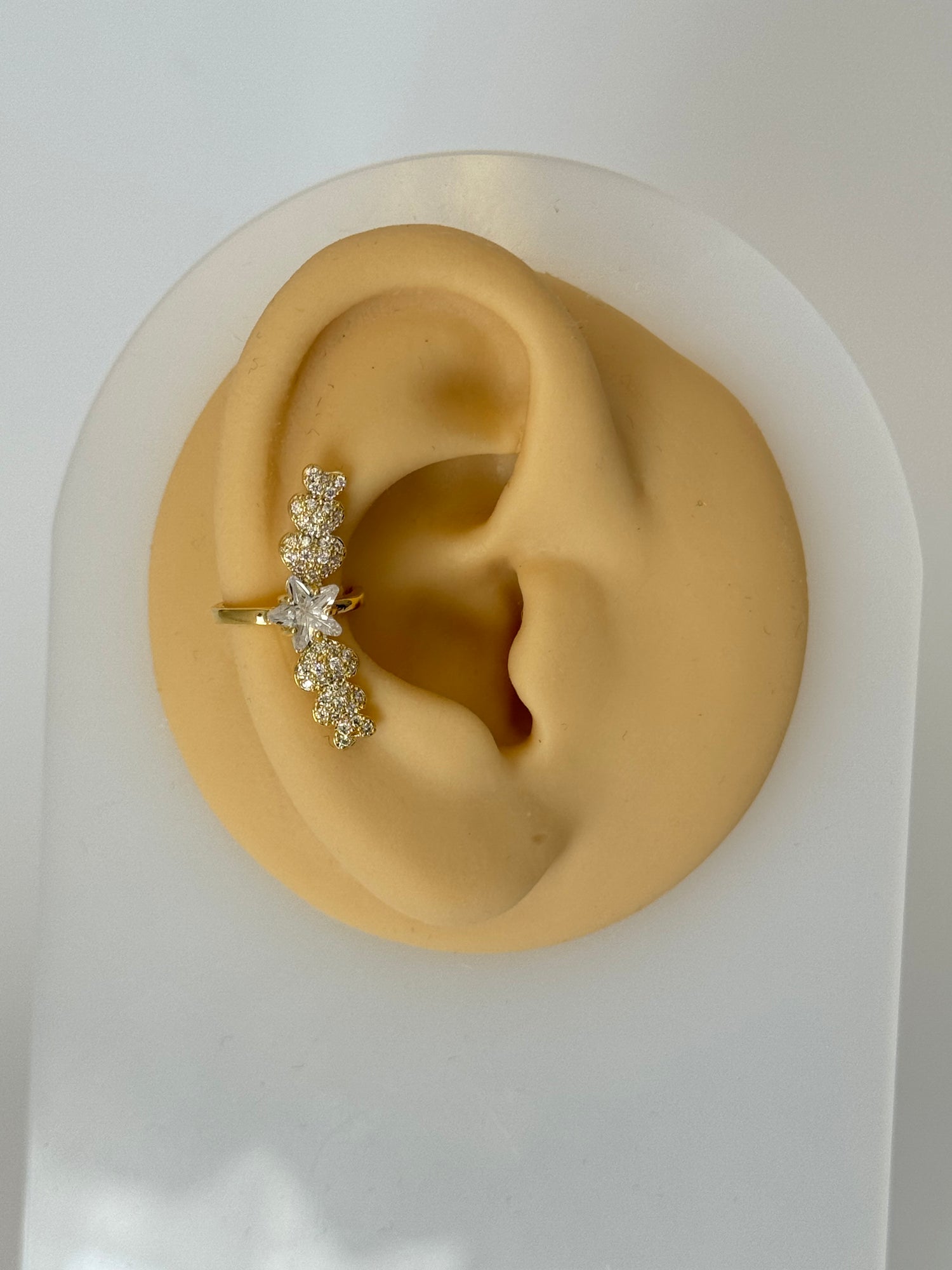 TİRA YILDIZ TAŞ DETAYLI GOLD KIKIRDAK KÜPE EARCUFF