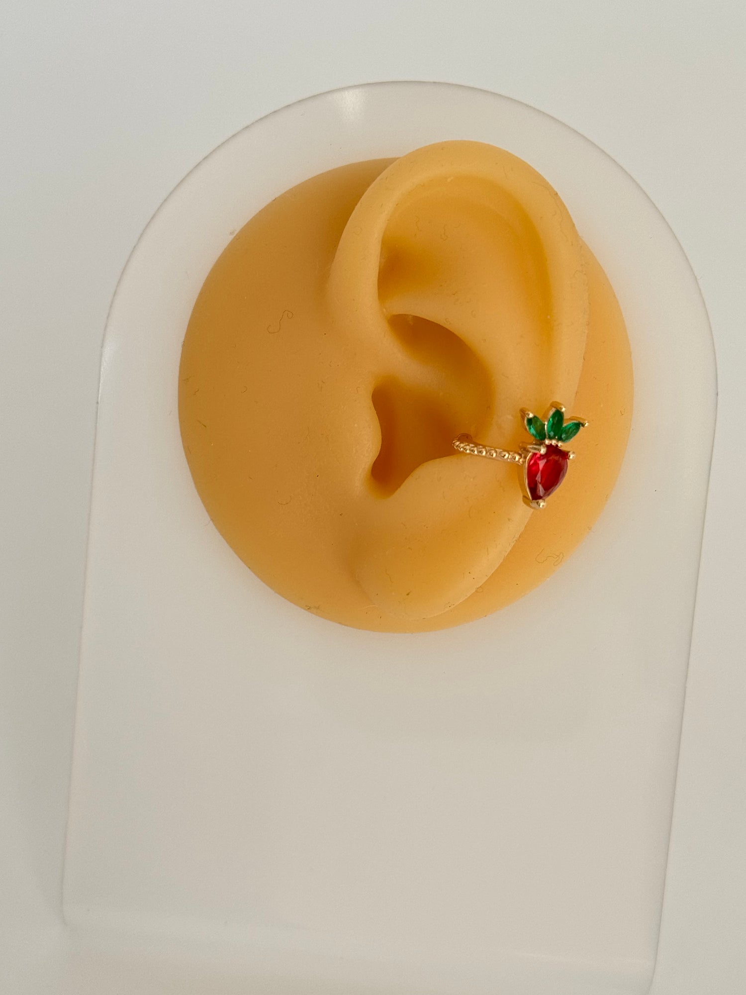 İTHAL ÇİLEK DETAYLI GOLD KIKIRDAK KÜPE EARCUFF