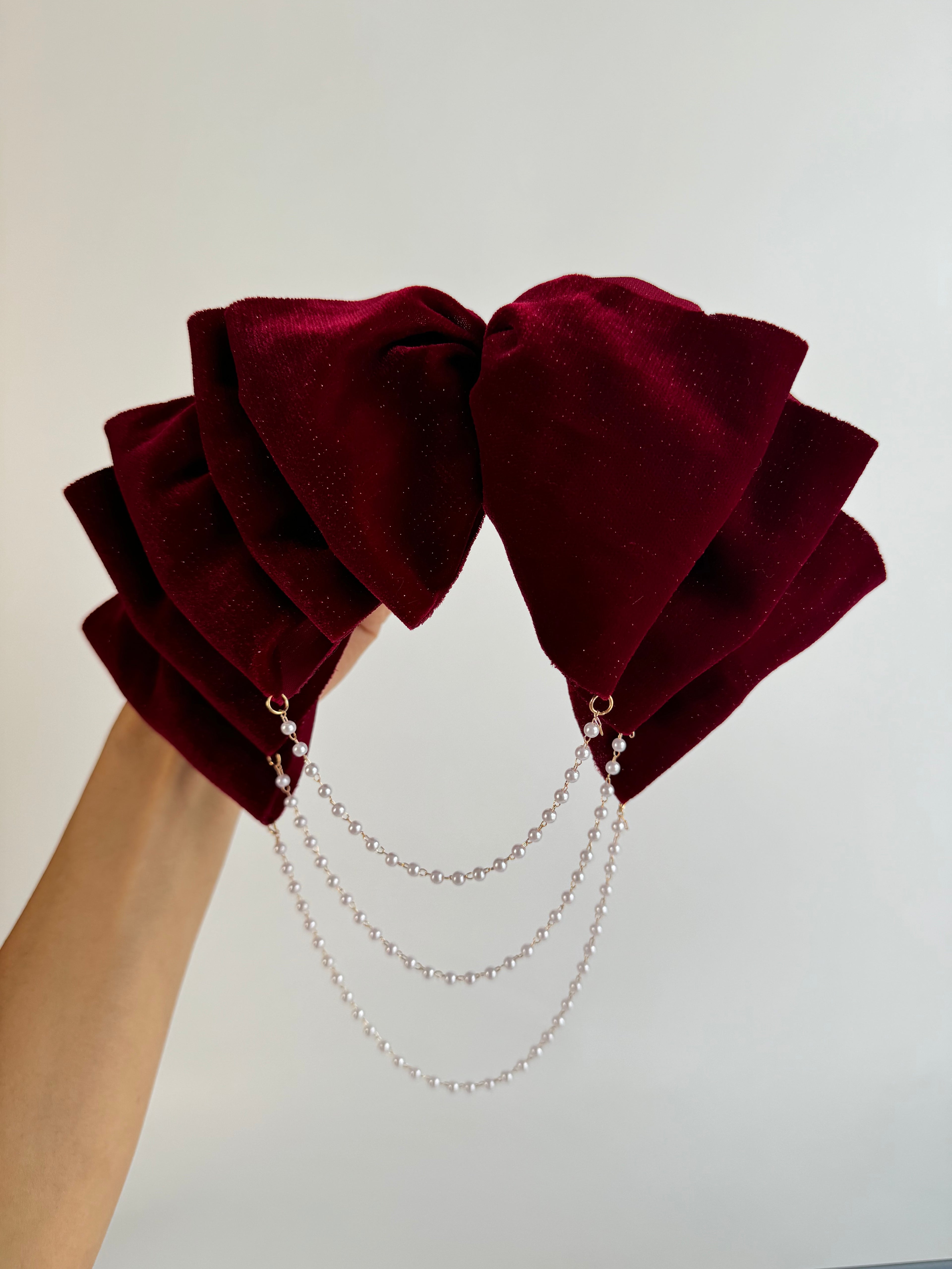 İTHAL KIRMIZI KADİFE SALLANTILI İNCİ DETAYLI TOKA