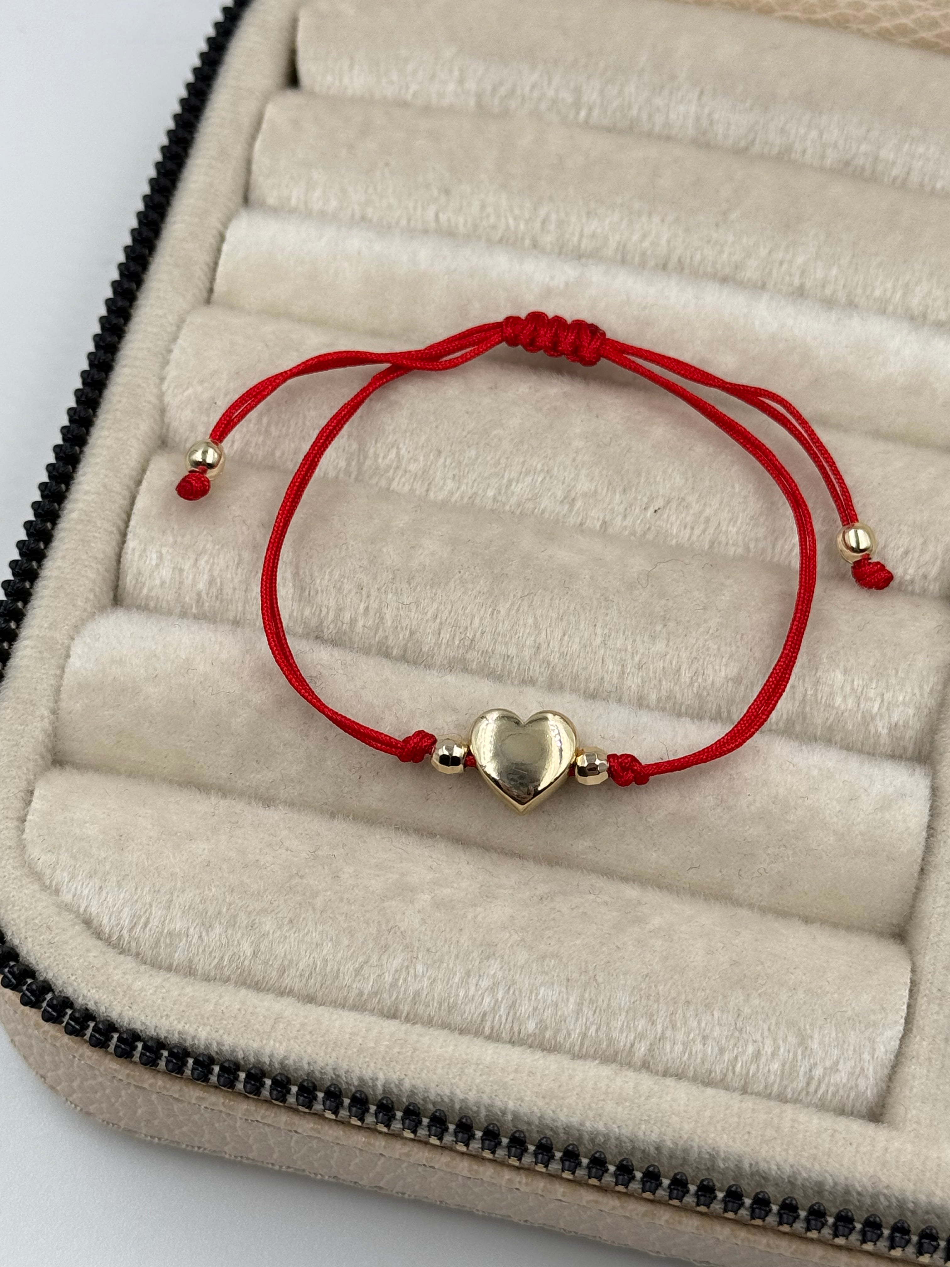 İTHAL KALP DETAYLI KIRMIZI İPLİ AYARLANABİLİR BİLEKLİK