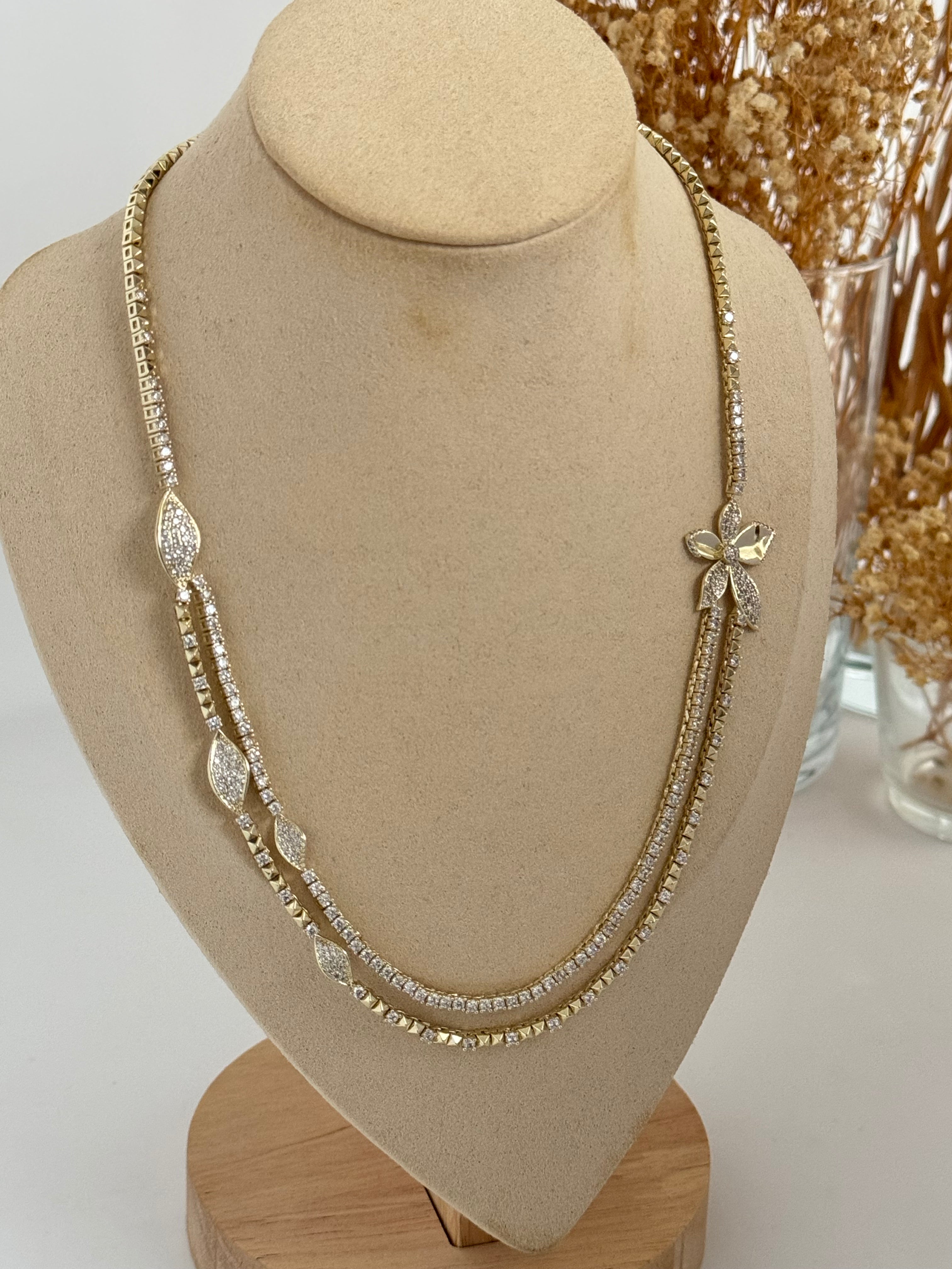 İTHAL ÇİÇEK DETAYLI ZİRKON TAŞLI GOLD KOLYE