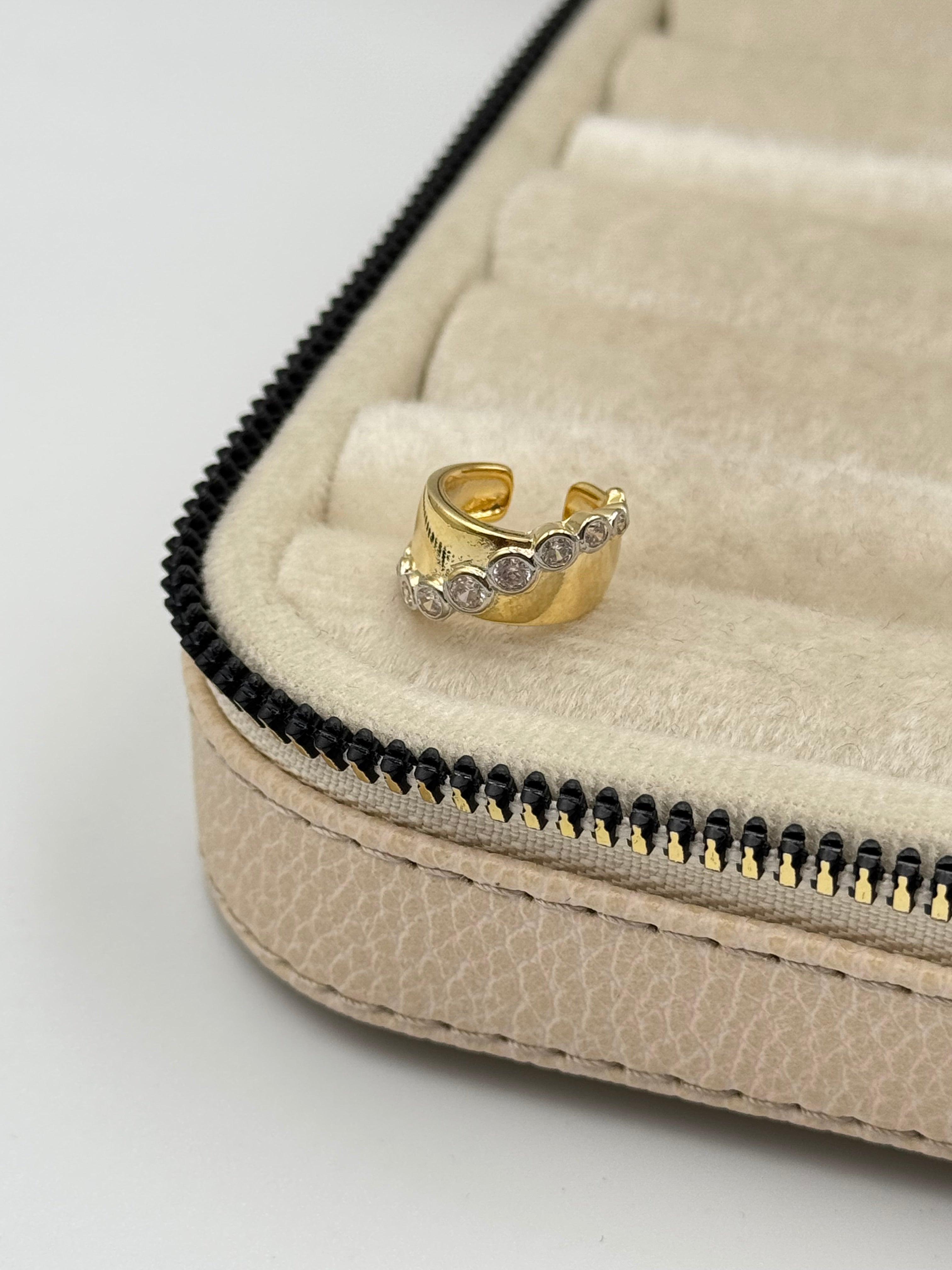 İTHAL TAŞ DETAYLI GOLD KIKIRDAK KÜPE EARCUFF