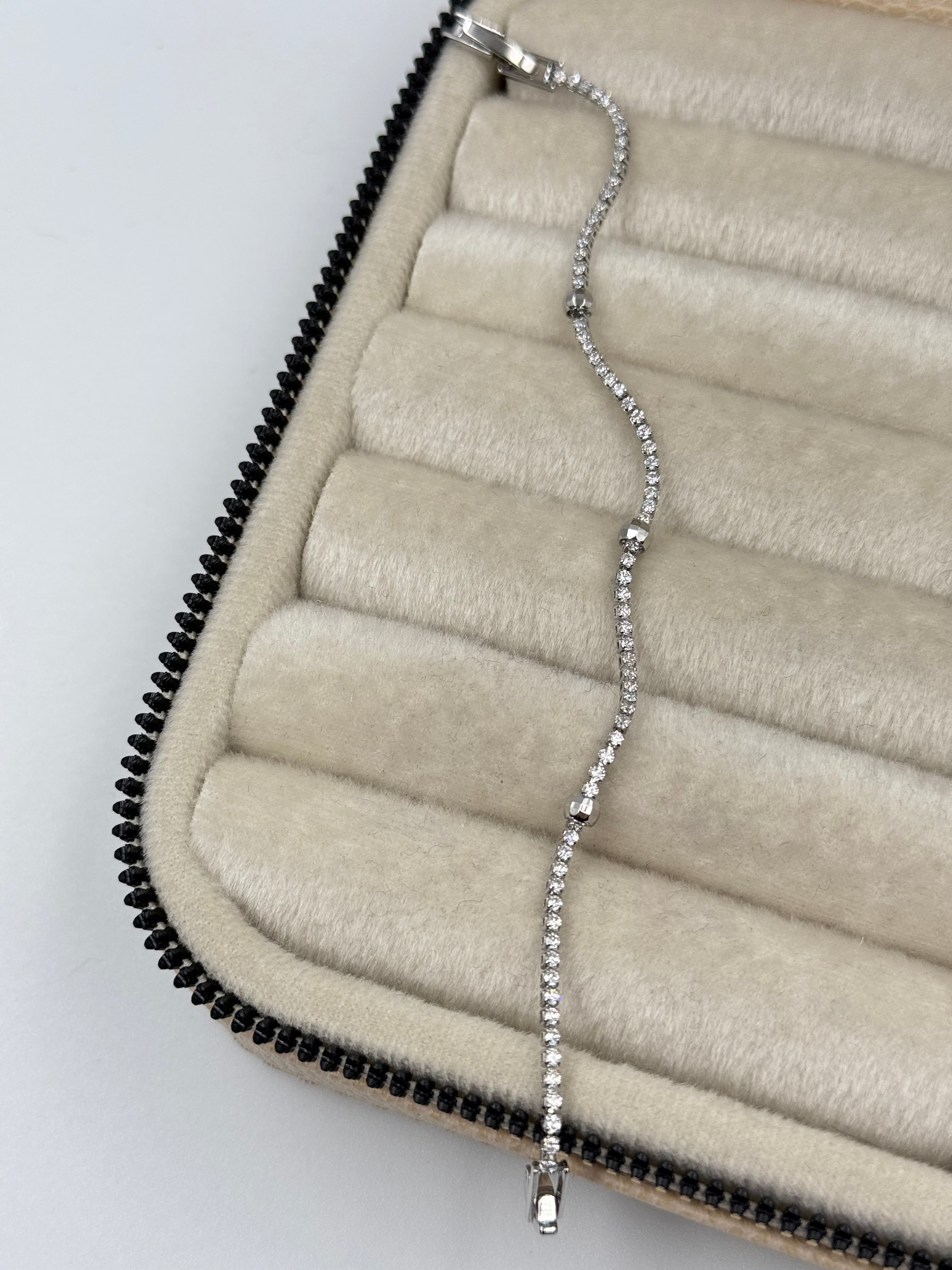 İTHAL ZİRKON TAŞLI SİLVER BİLEKLİK