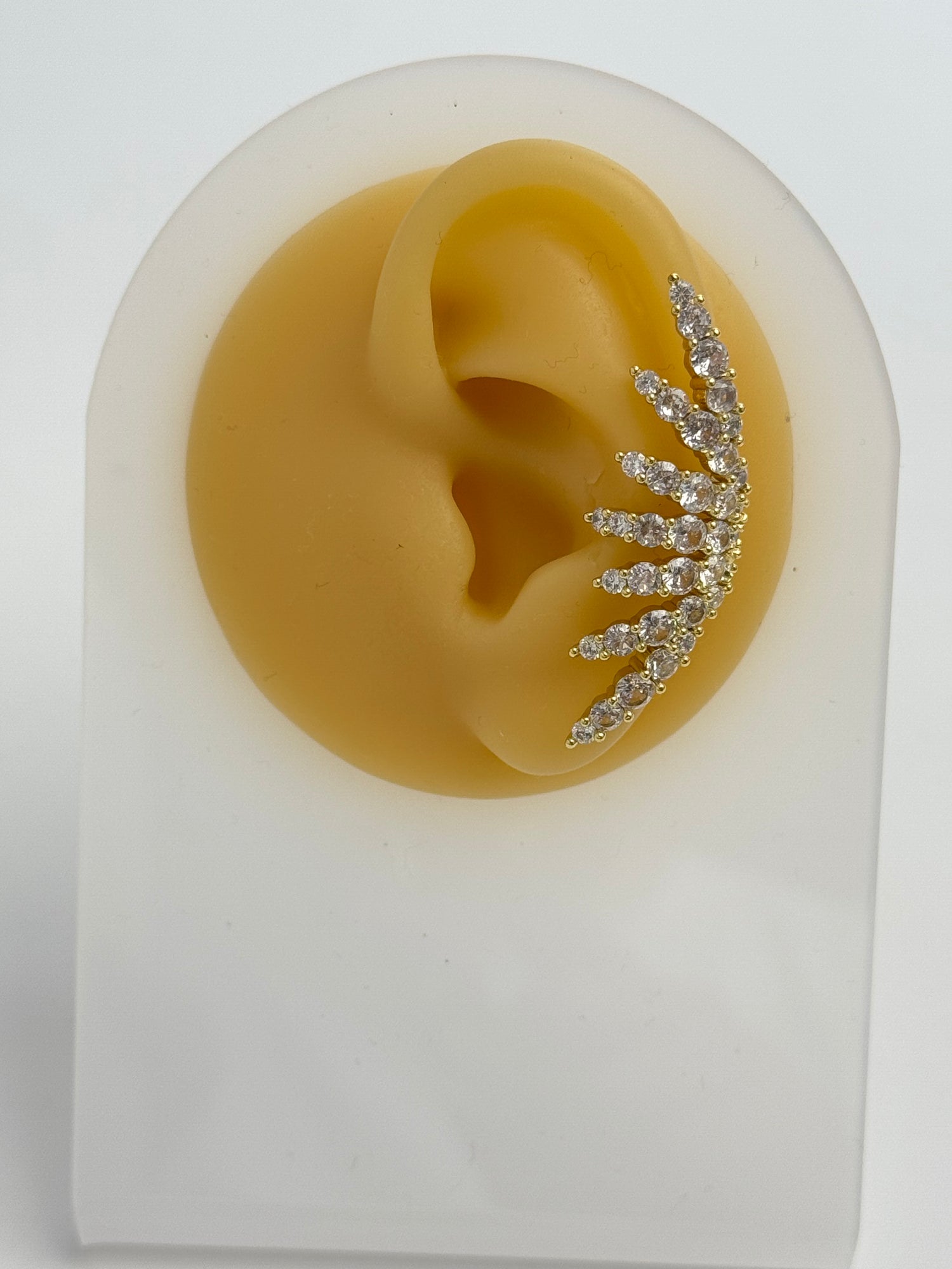 İTHAL YELPAZE TAŞ DETAYLI GOLD KIKIRDAK KÜPE EARCUFF