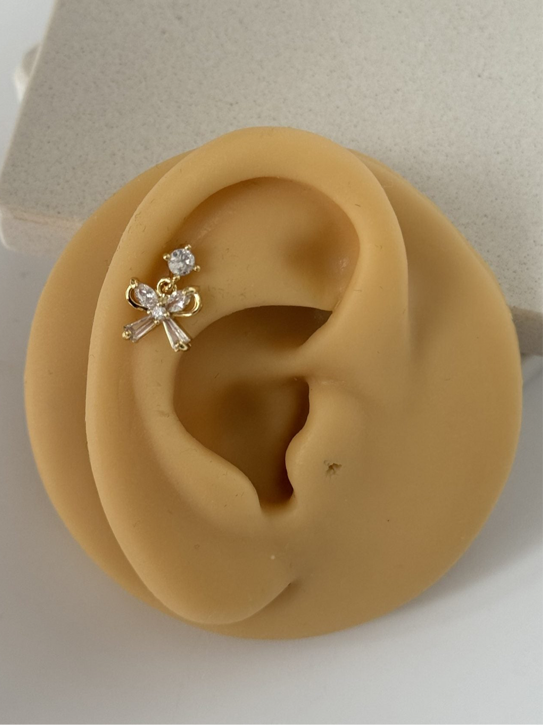 FİYONK TRAGUS PİERCİNG