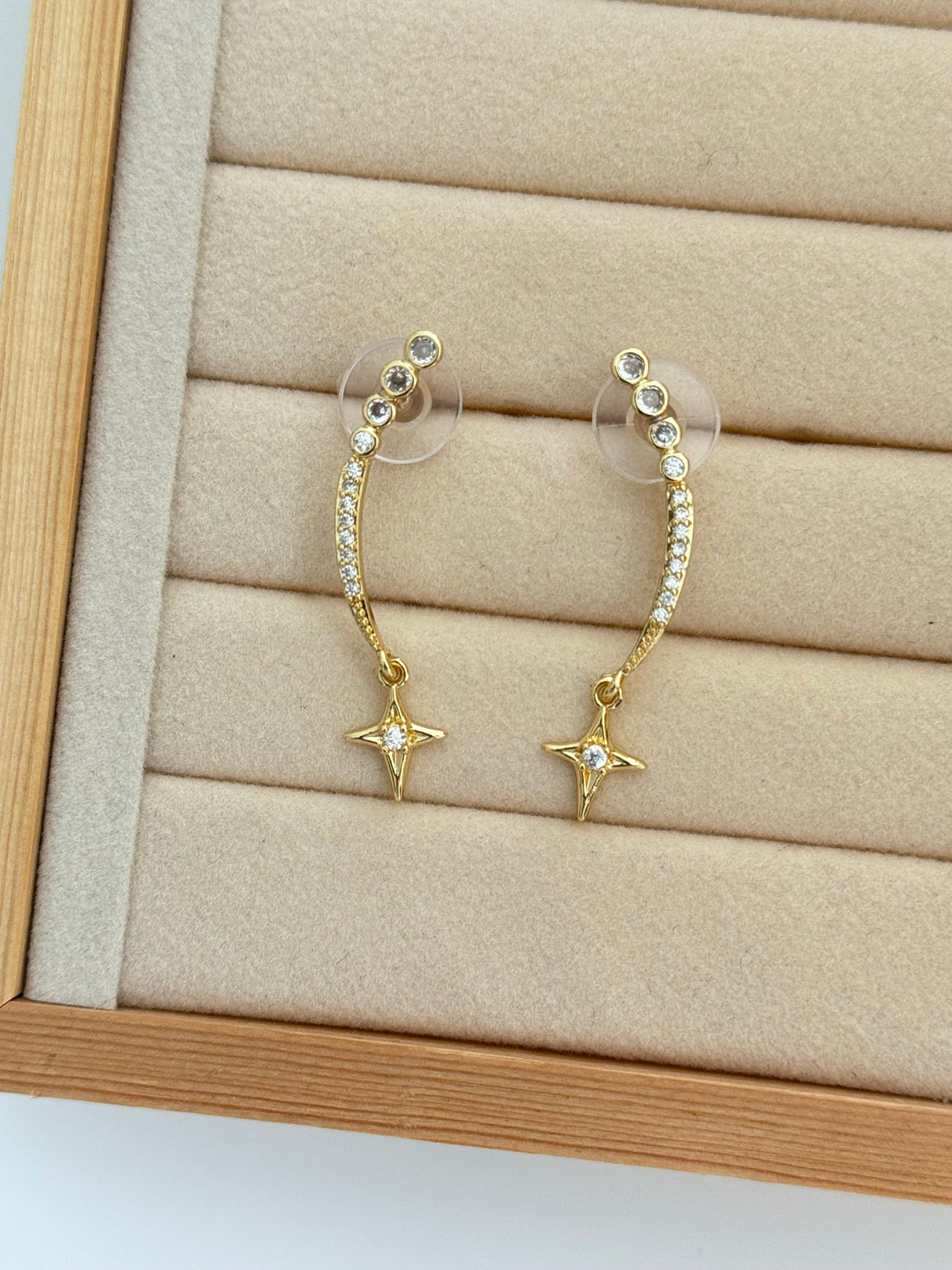 ZİOR YILDIZ DETAYLI GOLD KÜPE