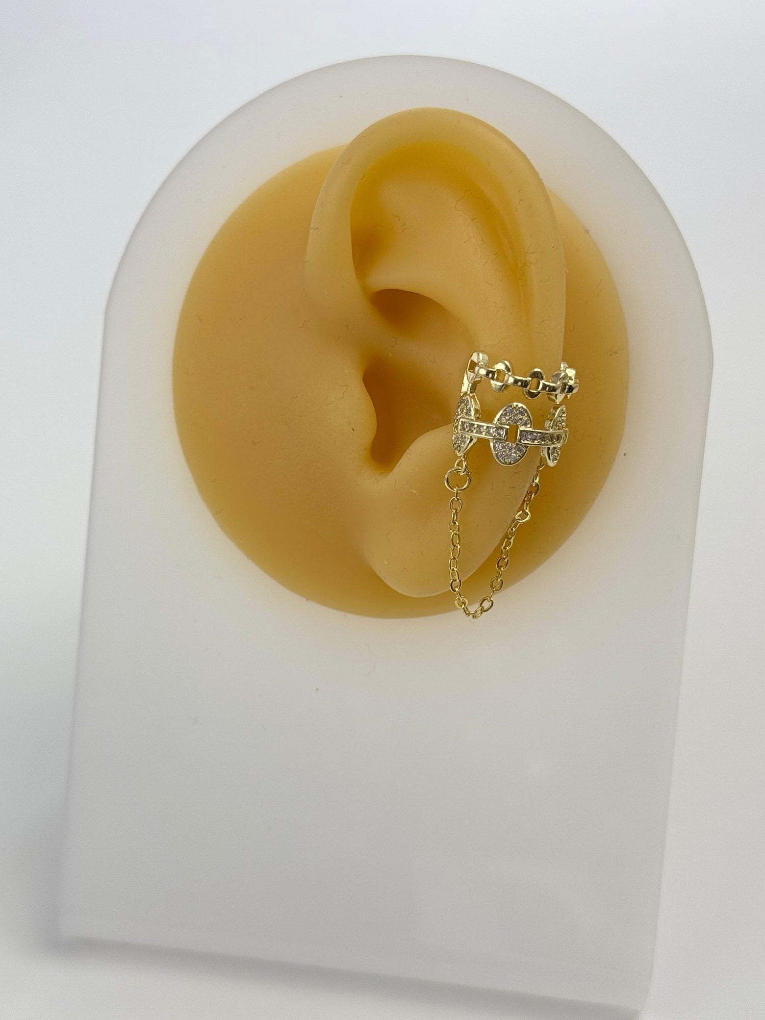 İTHAL TAŞ DETAYLI GOLD SOL KULAK KIKIRDAK KÜPE EARCUFF