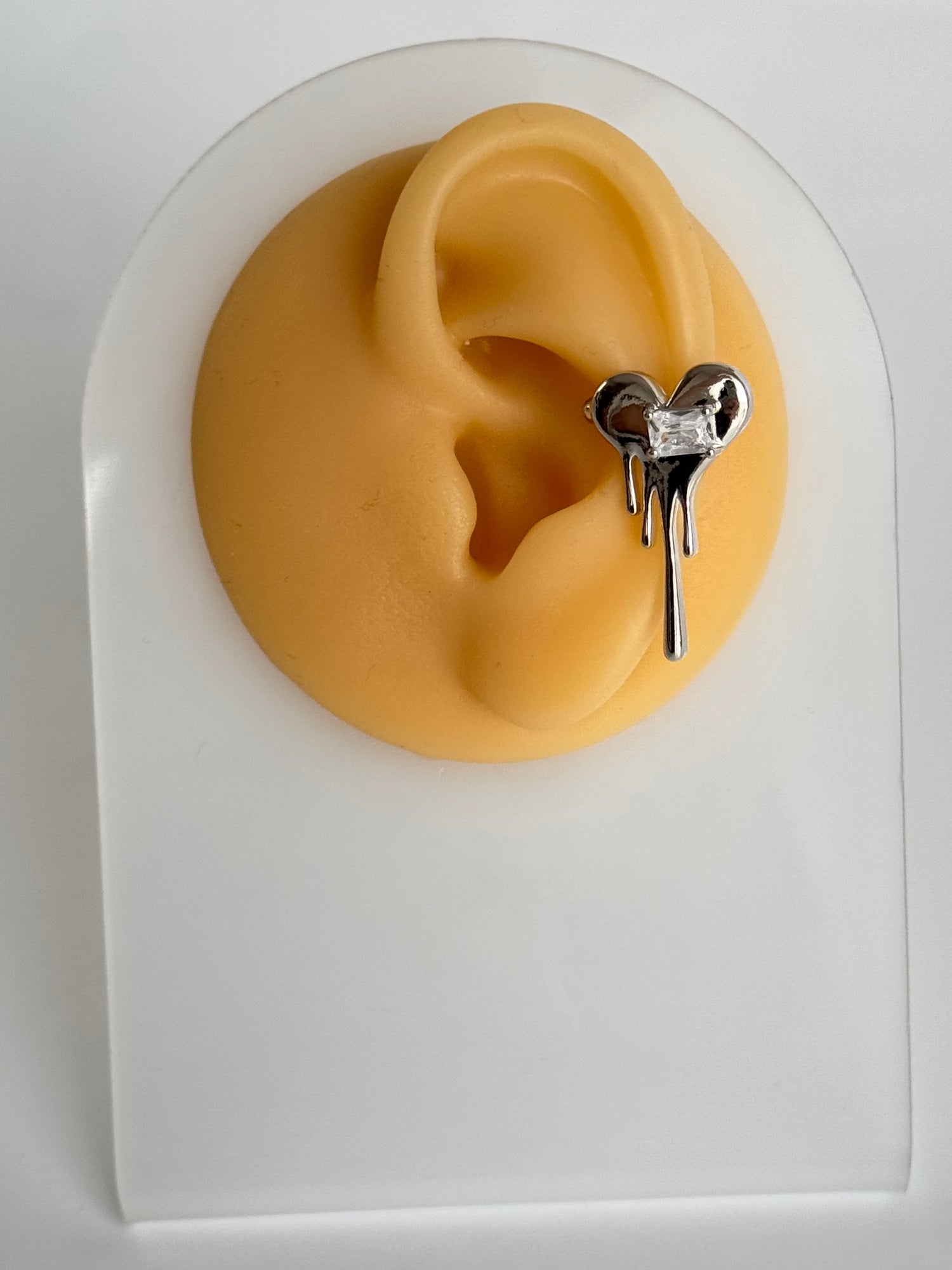 İTHAL KALP DETAYLI SİLVER KIKIRDAK KÜPE EARCUFF