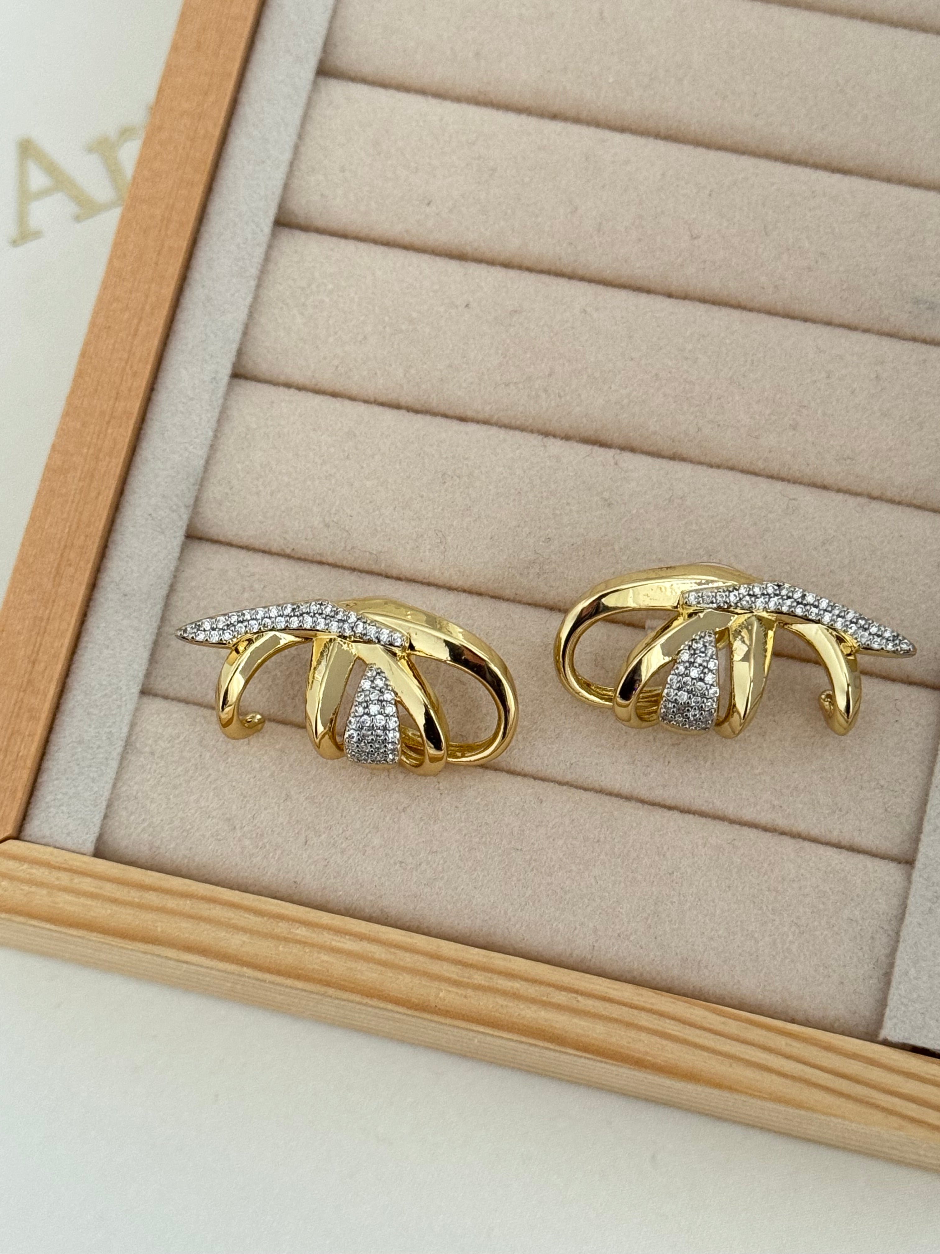 ZİVE TAŞ DETAYLI GOLD KÜPE