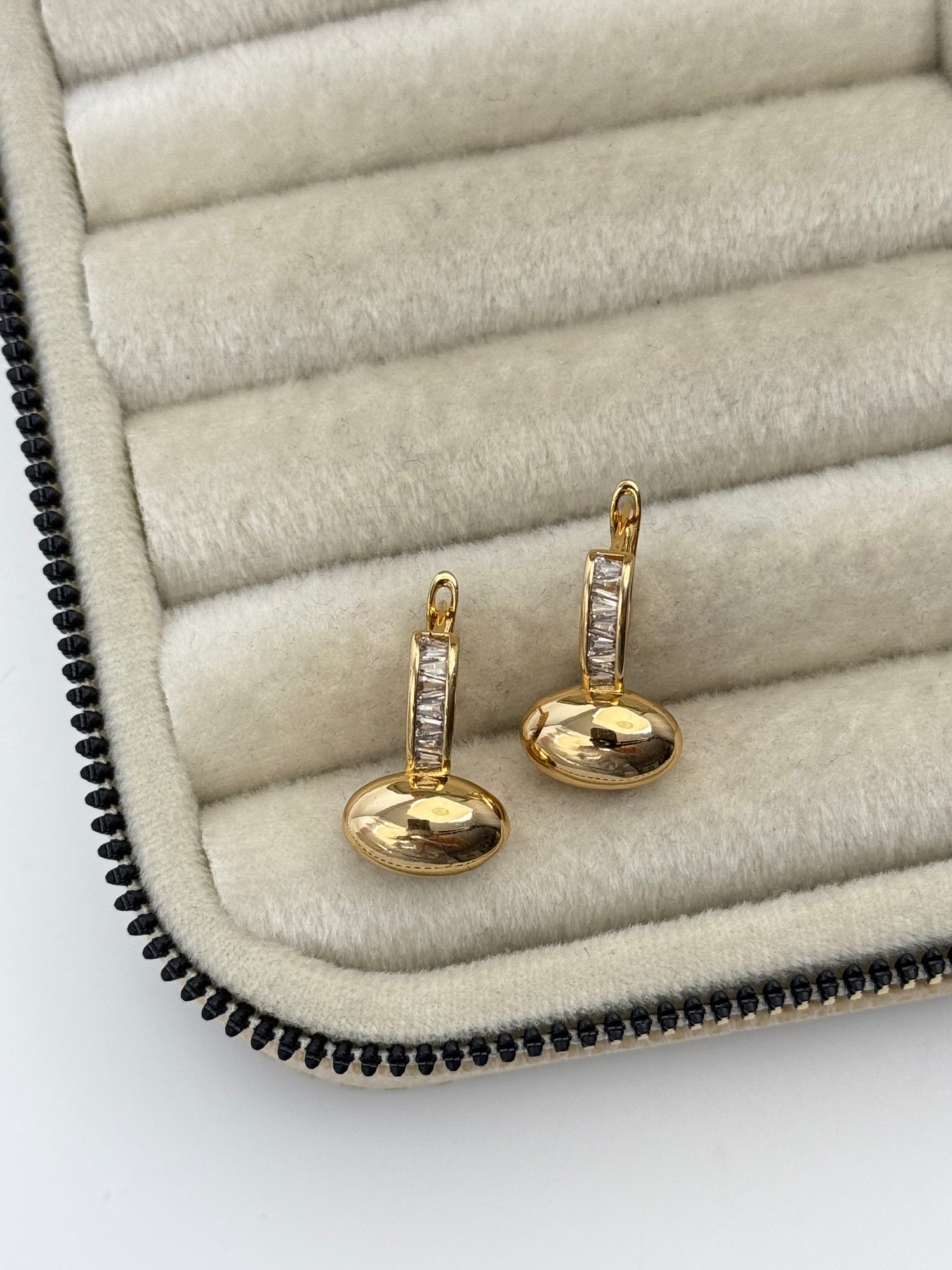 İTHAL ELİPS DETAYLI GOLD KÜPE