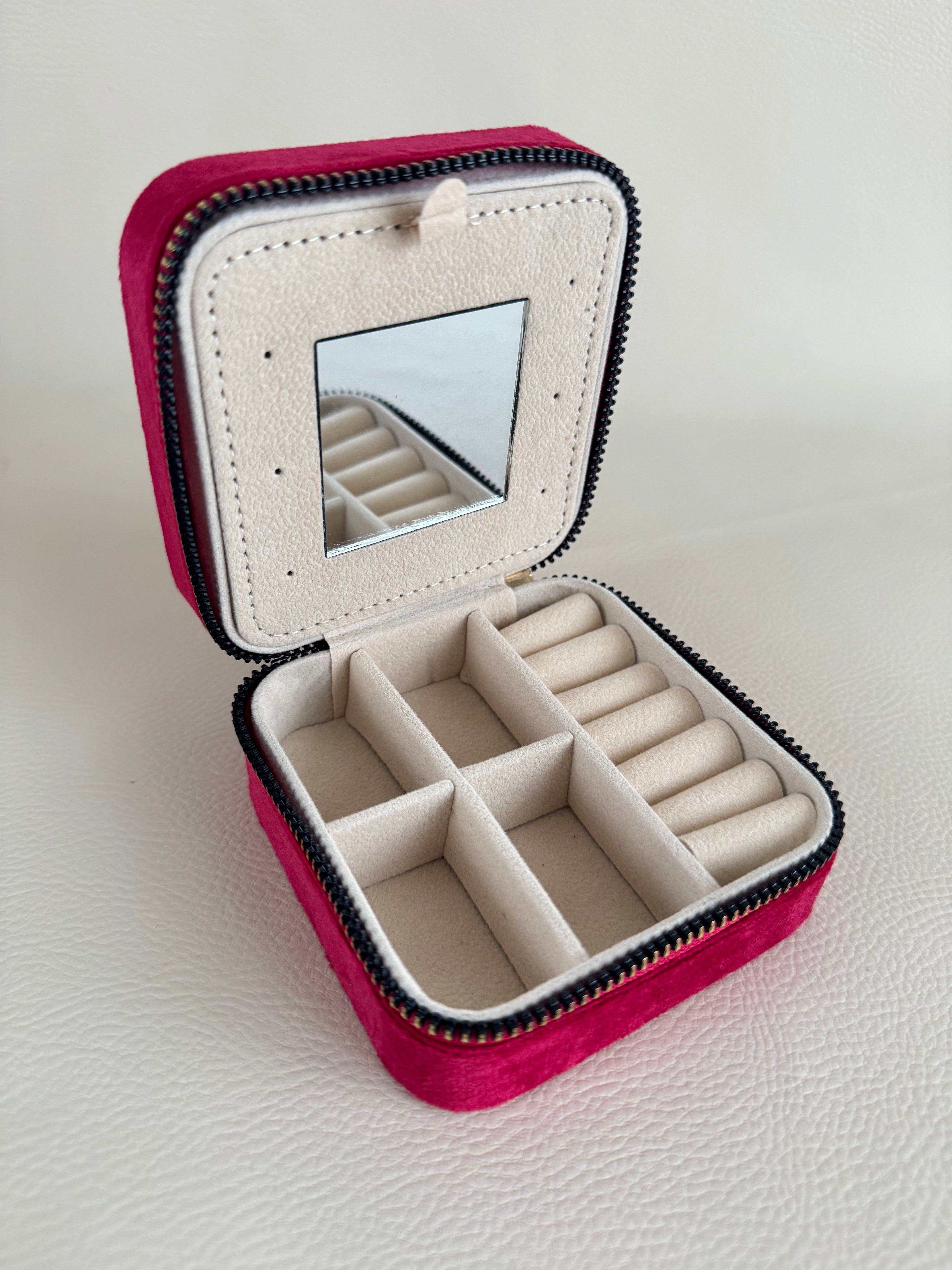 İTHAL KIRMIZI RENKLİ TAKI KUTUSU