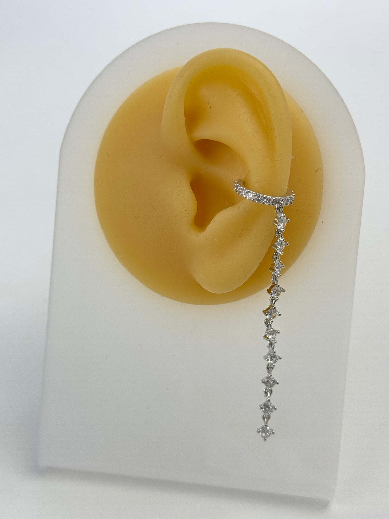 İTHAL TAŞ DETAYLI SİLVER KIKIRDAK KÜPE EARCUFF