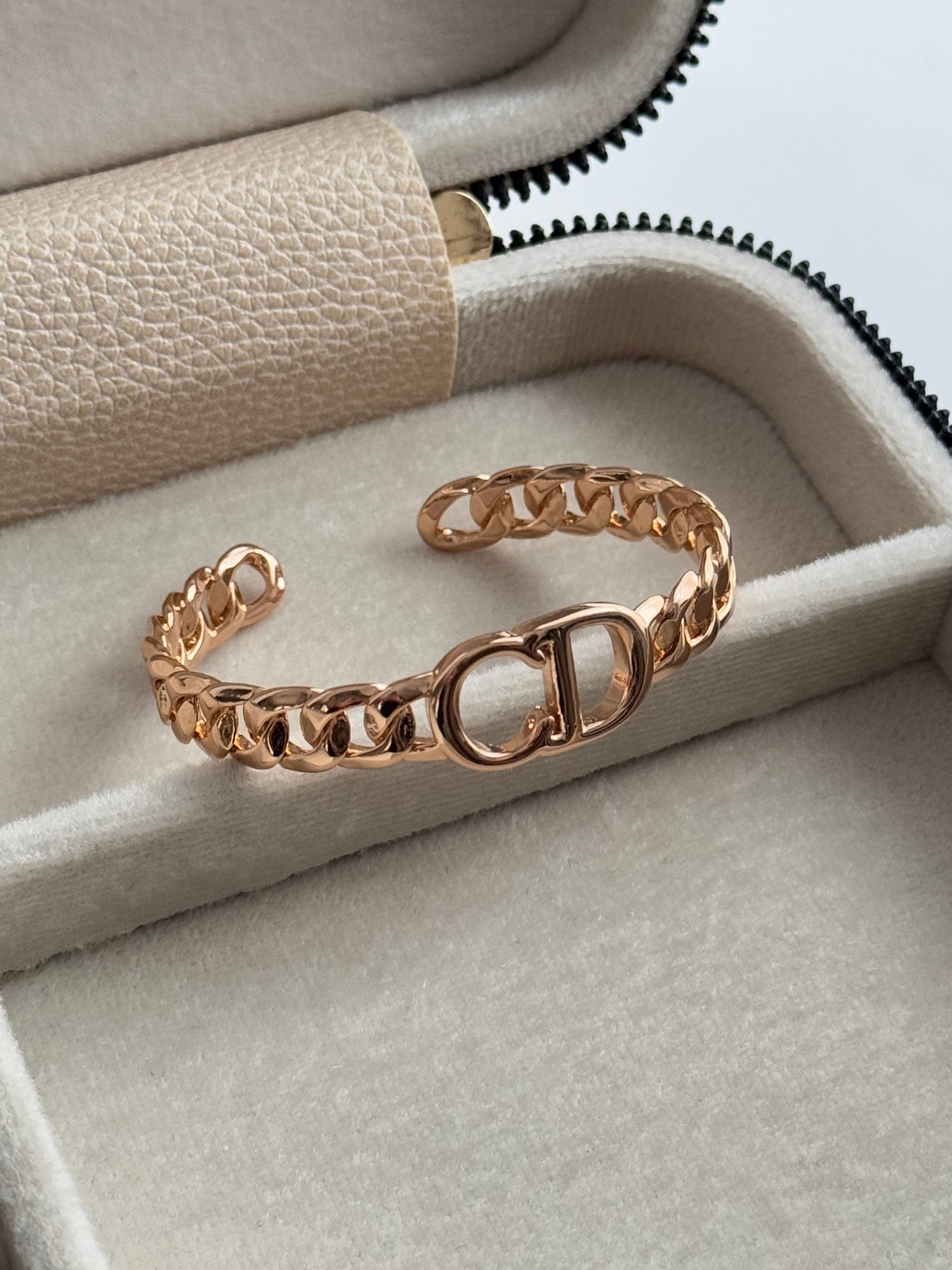 İTHAL MARKA MODEL ROSE AYARLANABİLİR KELEPÇE BİLEZİK