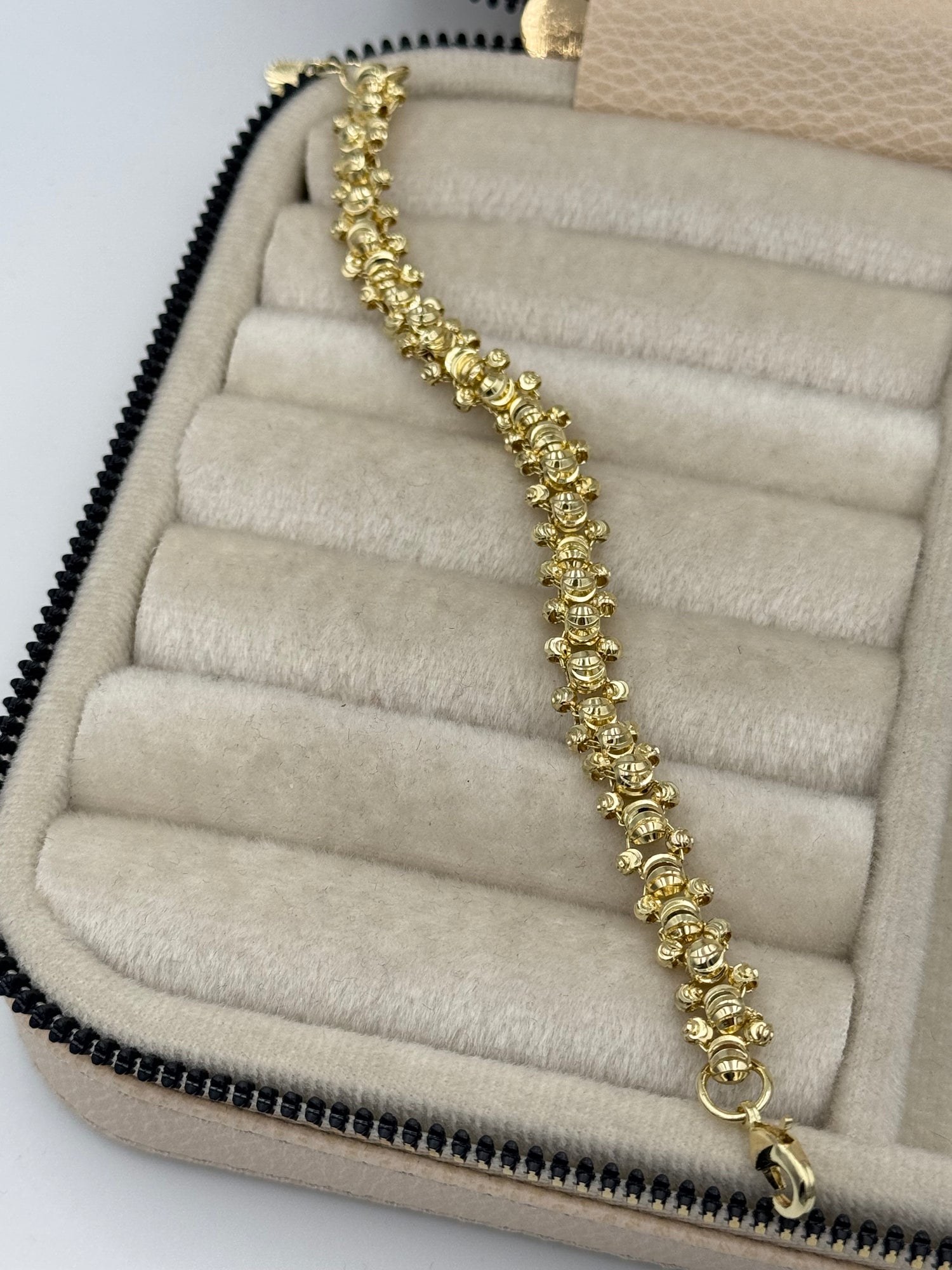 İTHAL DORİKA DETAYLI GOLD BİLEKLİK