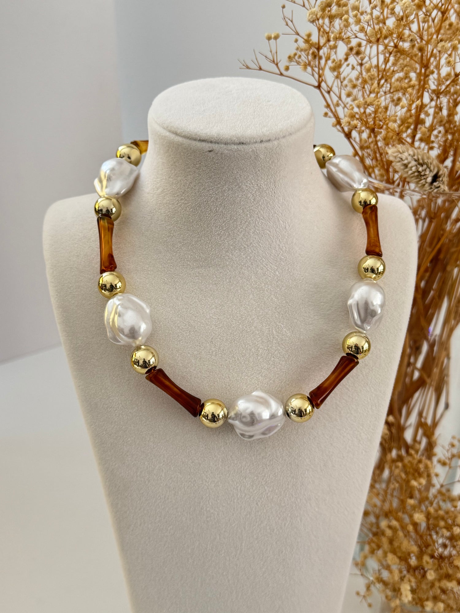 İTHAL İNCİ DETAYLI KAHVERENGİ GOLD TOP KOLYE