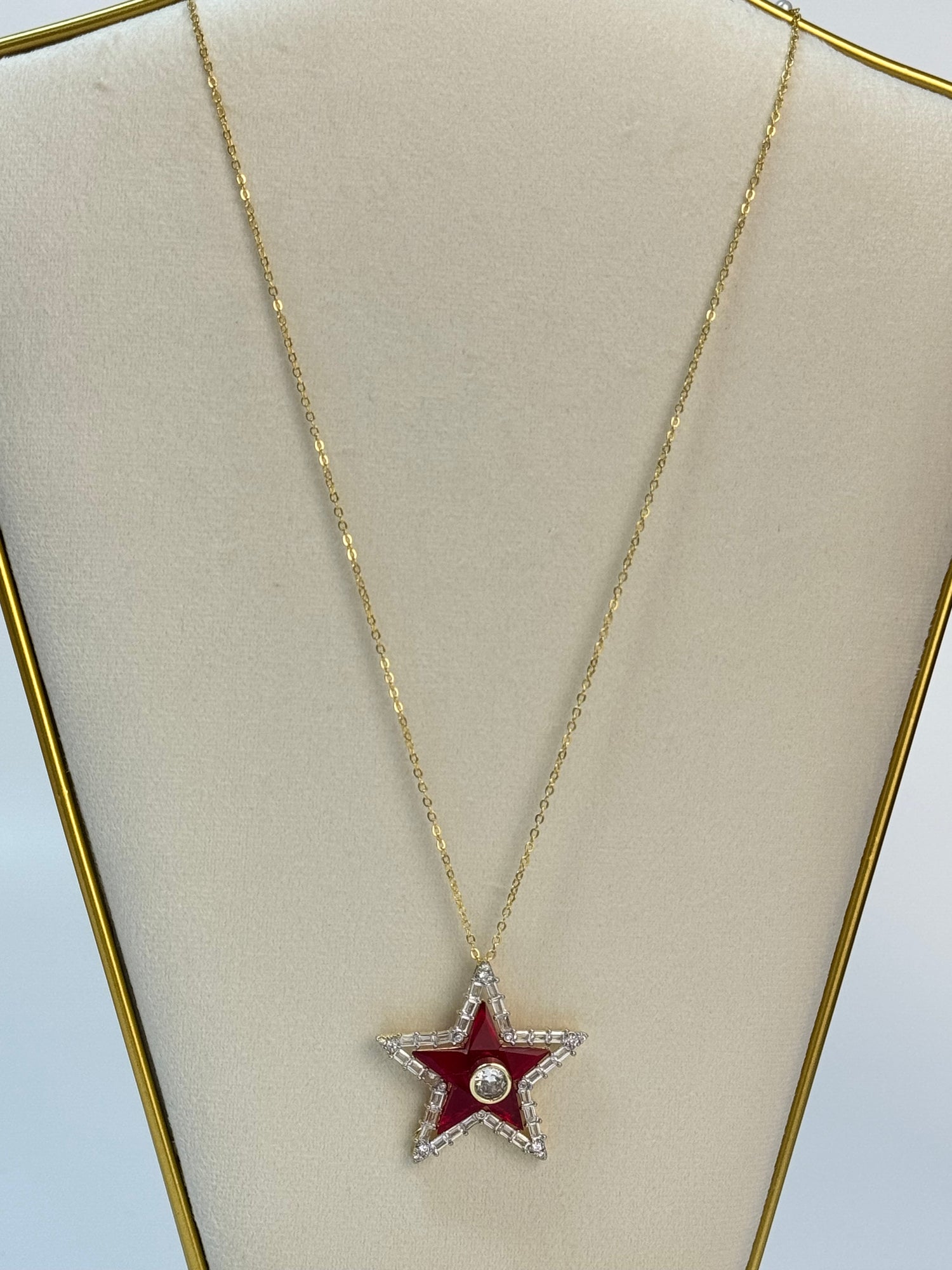 İTHAL KIRMIZI YILDIZ DETAYLI UZUN GOLD KOLYE