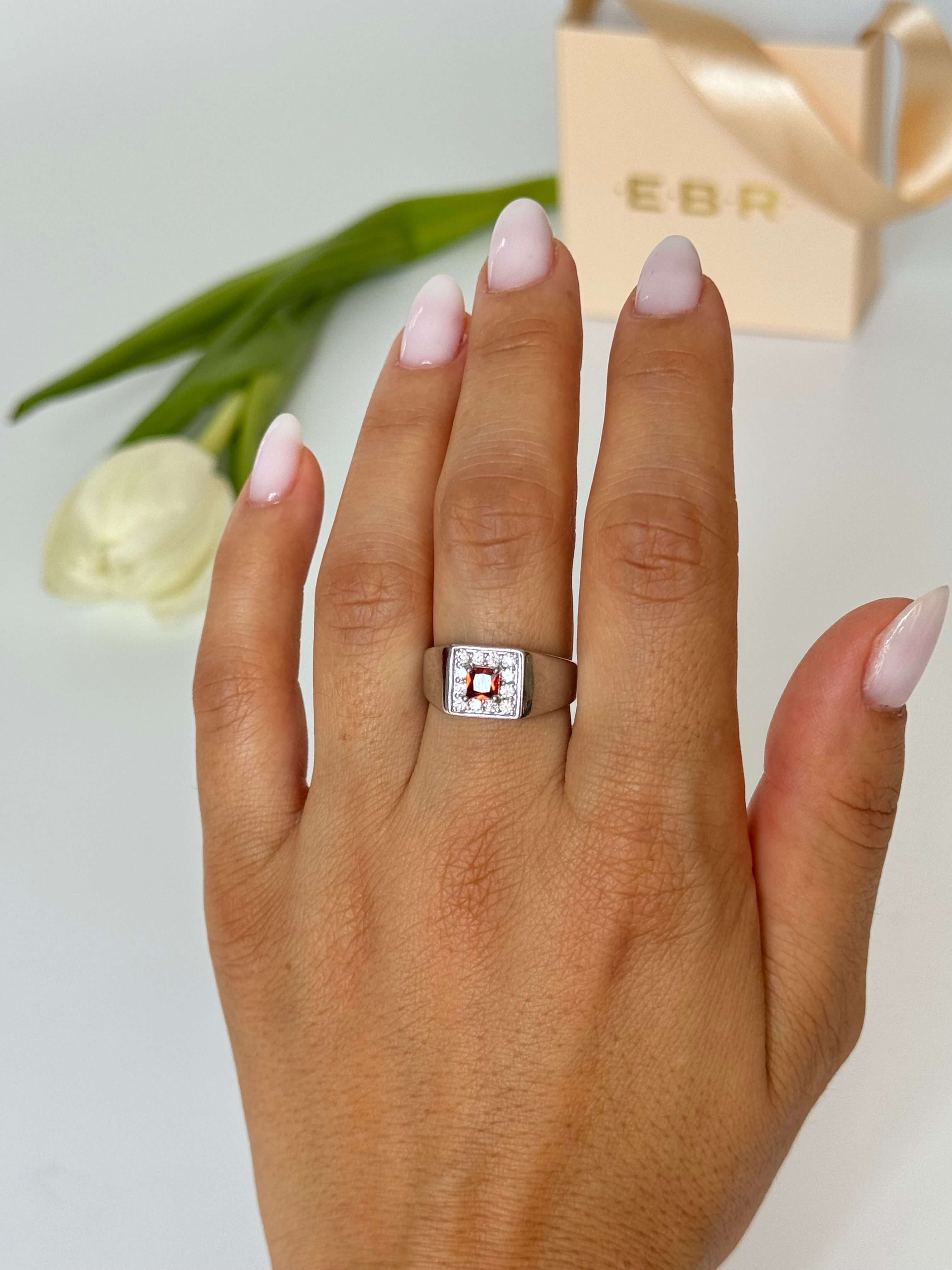 İTHAL KIRMIZI TAŞLI SİLVER AYARLANABİLİR YÜZÜK