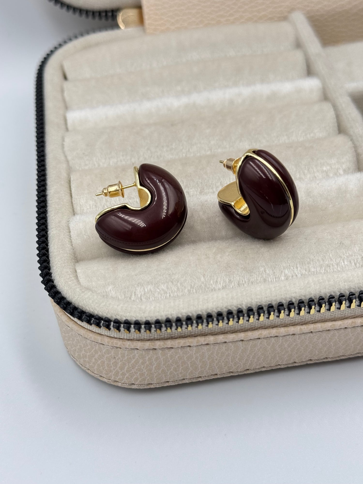 İTHAL KAHVERENGİ KEMİK HALKA KÜPE