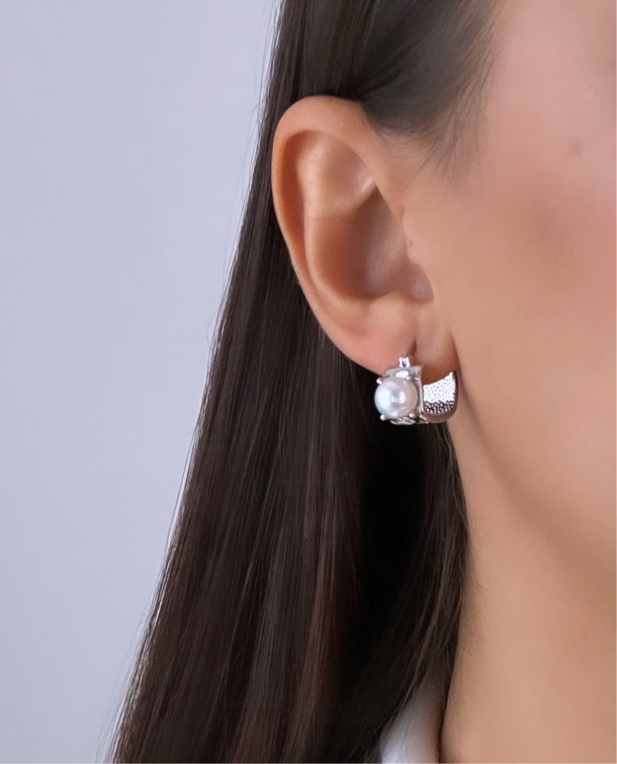 İNCİ DETAYLI SİLVER KARE HALKA KÜPE