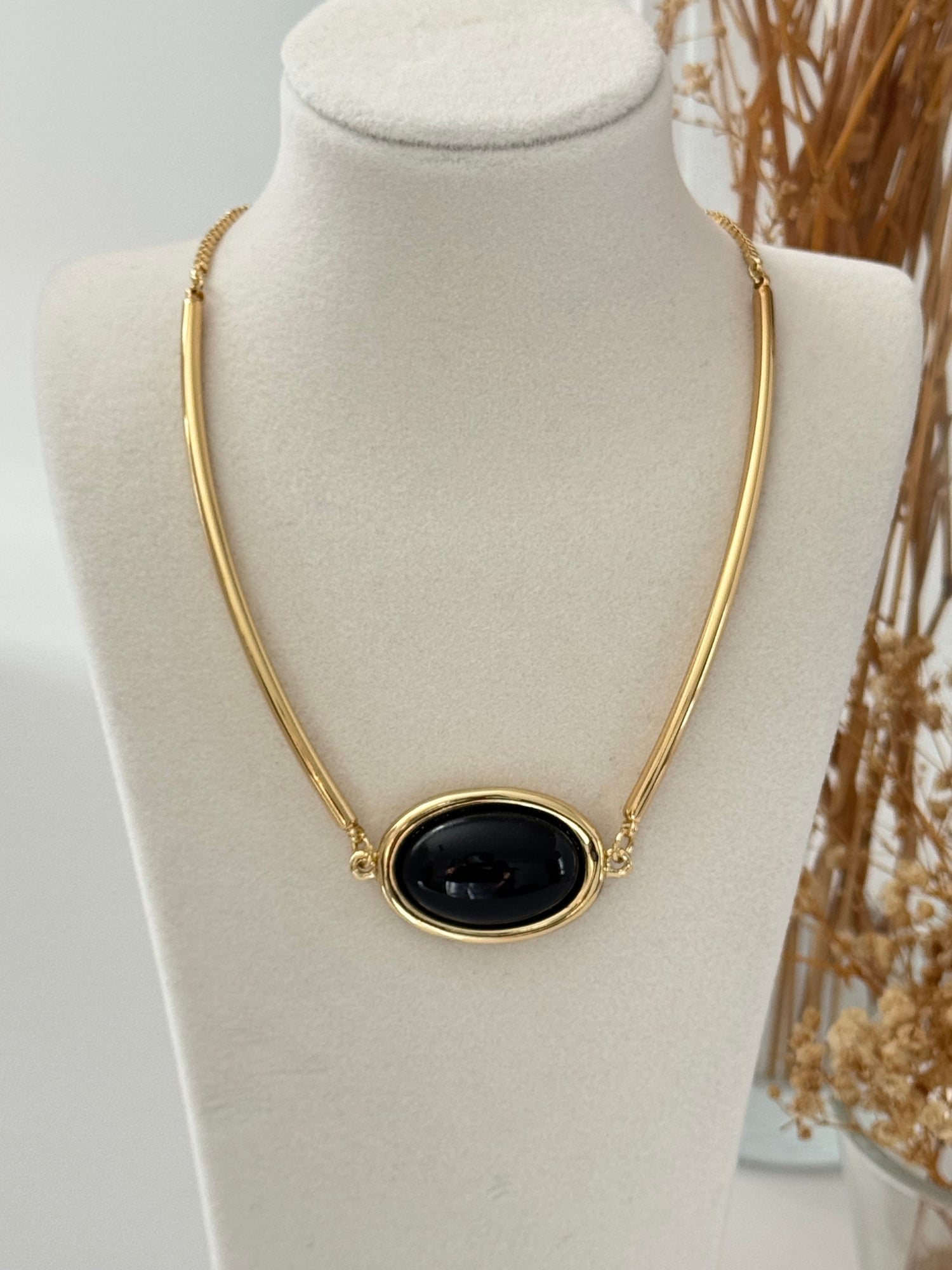 İTHAL Z*RA MARKA SİYAH TAŞLI GOLD KOLYE