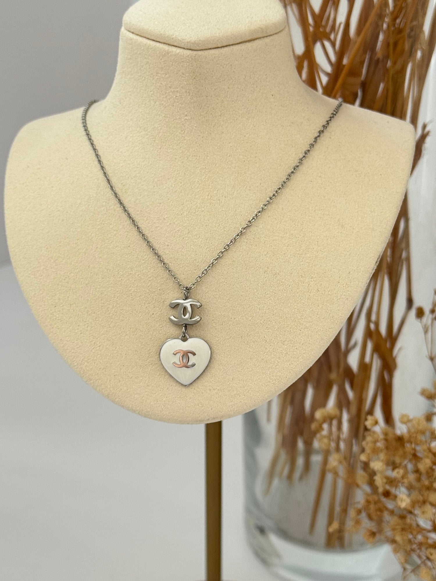 BEYAZ MİNELİ MARKA MODEL SİLVER ÇELİK KOLYE