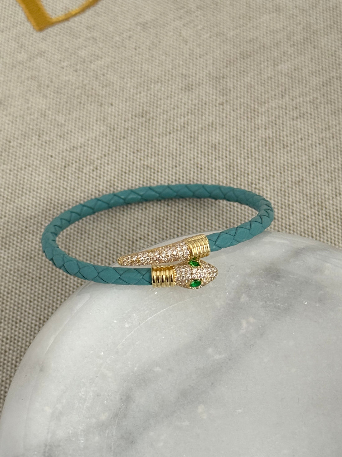 AVELİN YILAN DETAYLI TURKUAZ DERİLİ BİLEKLİK