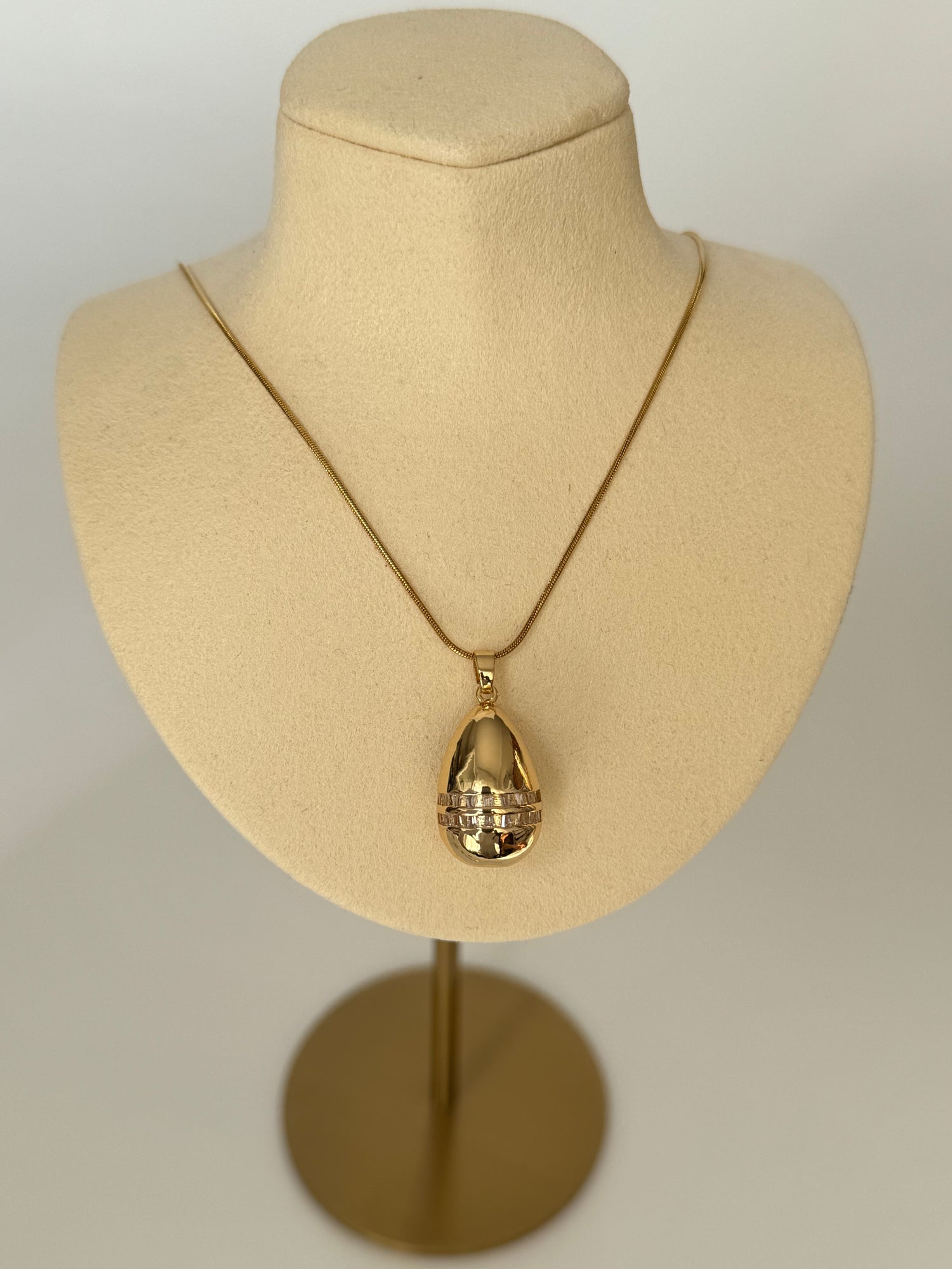 DAMLA DETAYLI MARKA MODEL GOLD ÇELİK KOLYE